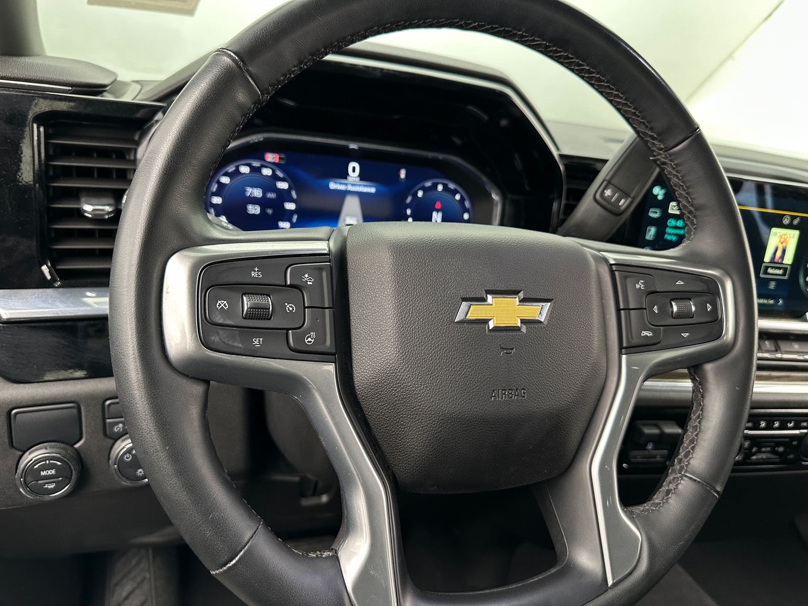 Thumbnail: 2024 Chevrolet Silverado 1500 - 5