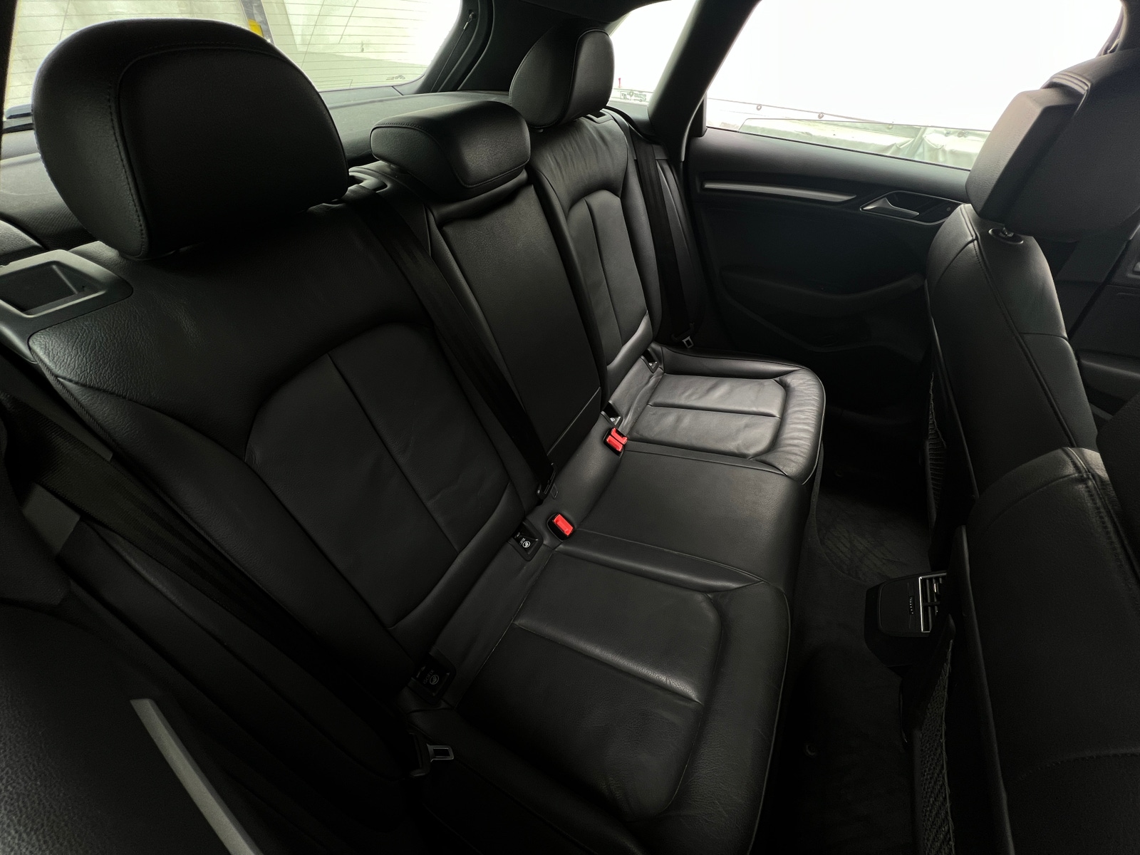 Thumbnail: 2016 Audi A3 e-tron - 5