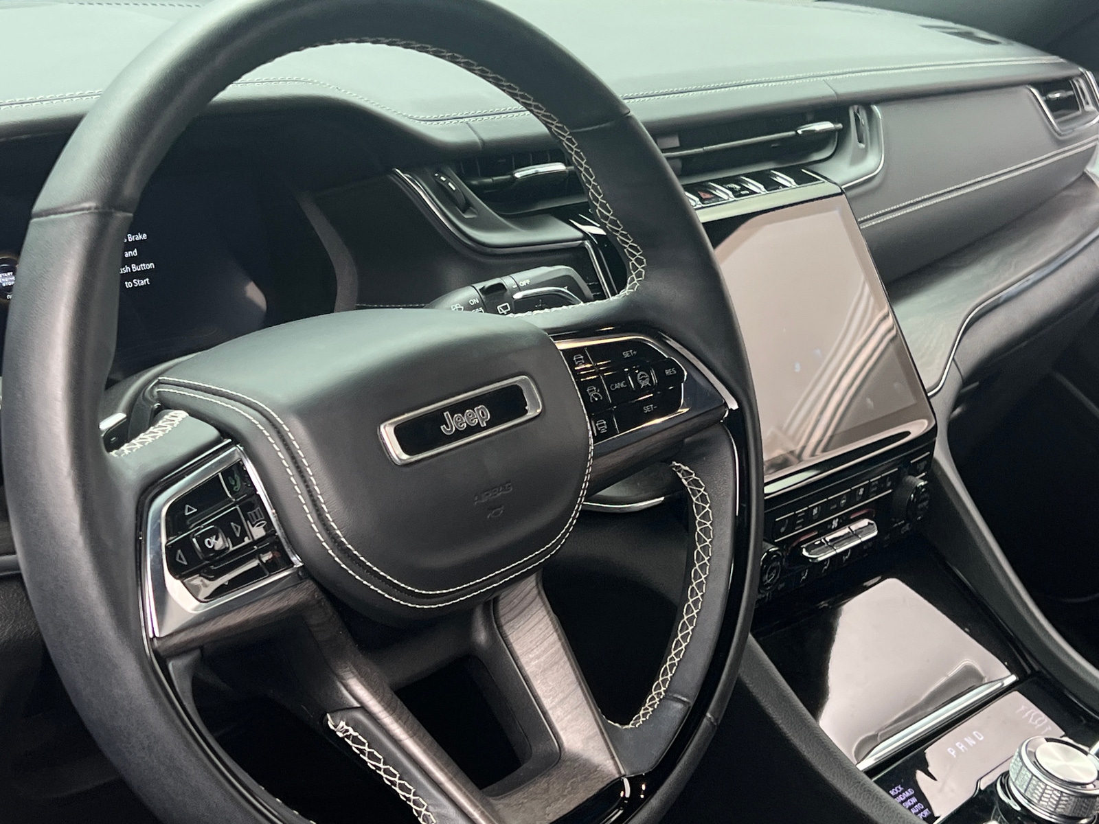 Thumbnail: 2023 Jeep Grand Cherokee - 4