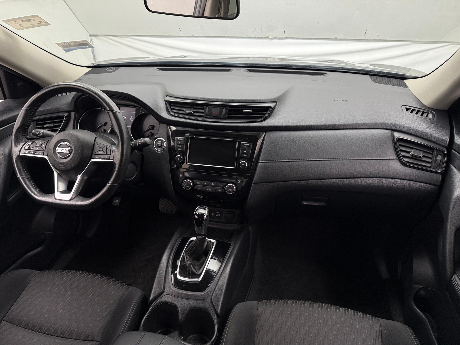 Thumbnail: 2018 Nissan Rogue - 3