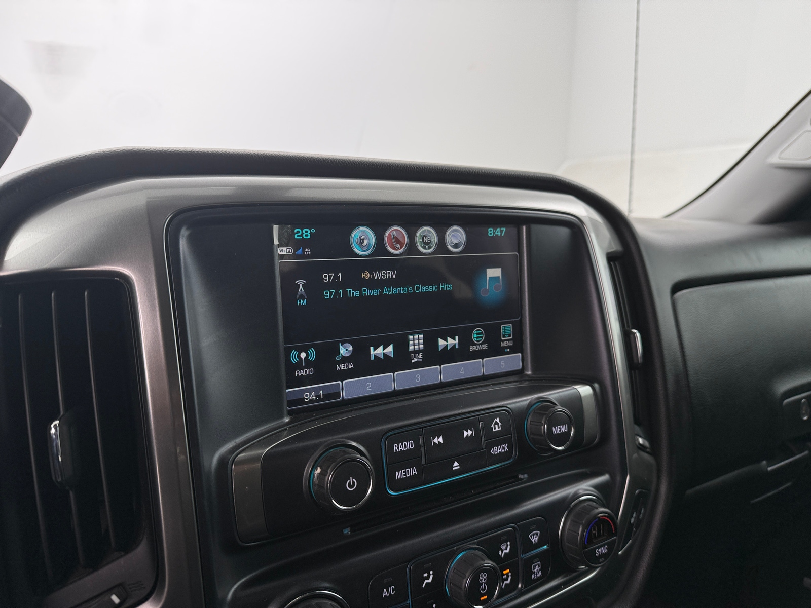 Thumbnail: 2018 Chevrolet Silverado 1500 - 3