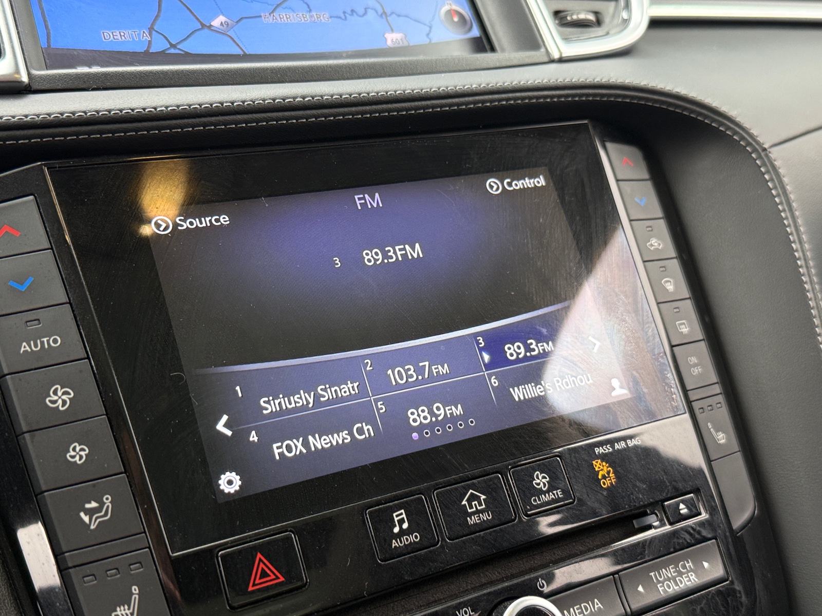 Thumbnail: 2019 INFINITI QX50 - 3