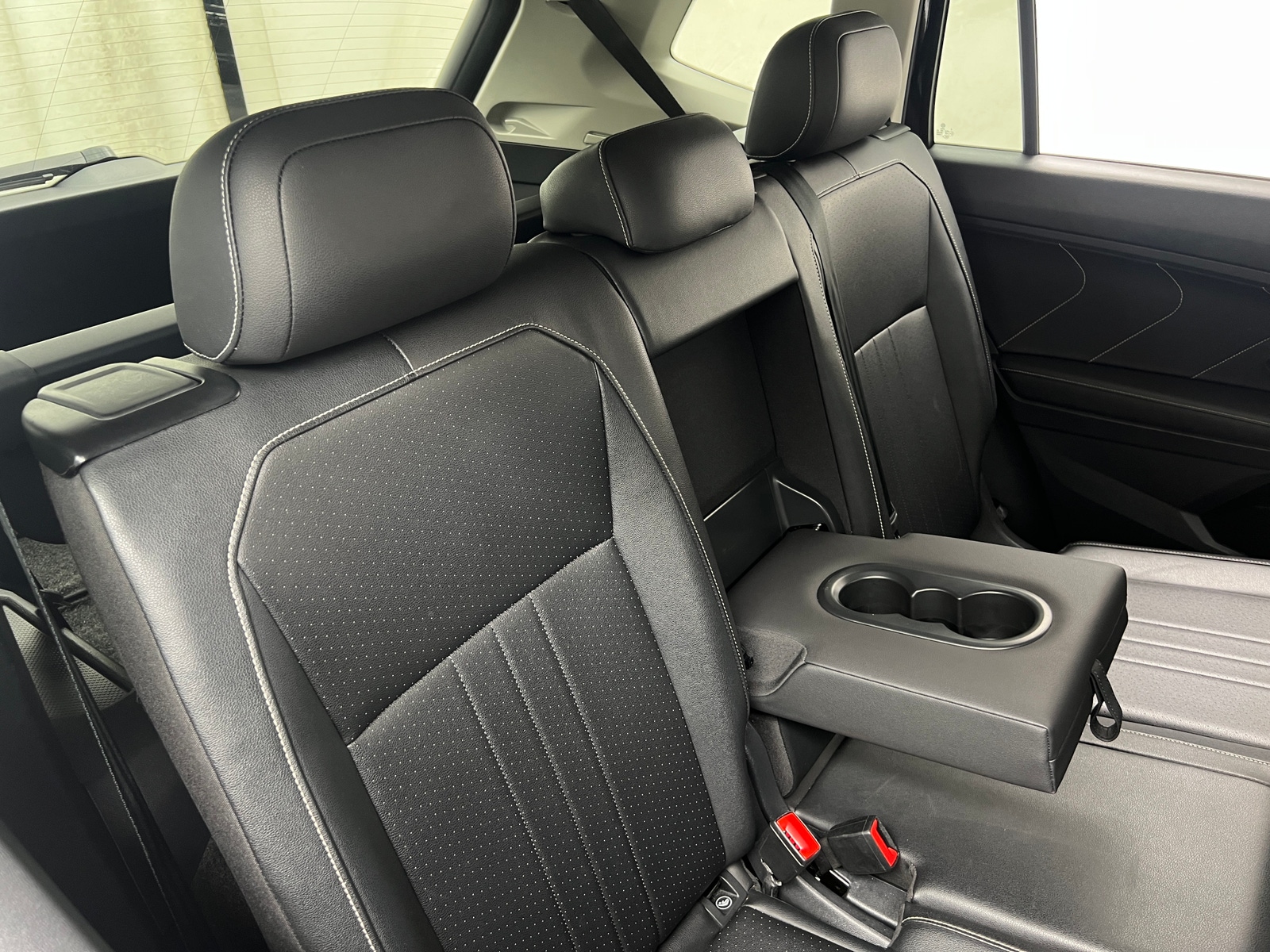 Thumbnail: 2023 Volkswagen Tiguan - 5