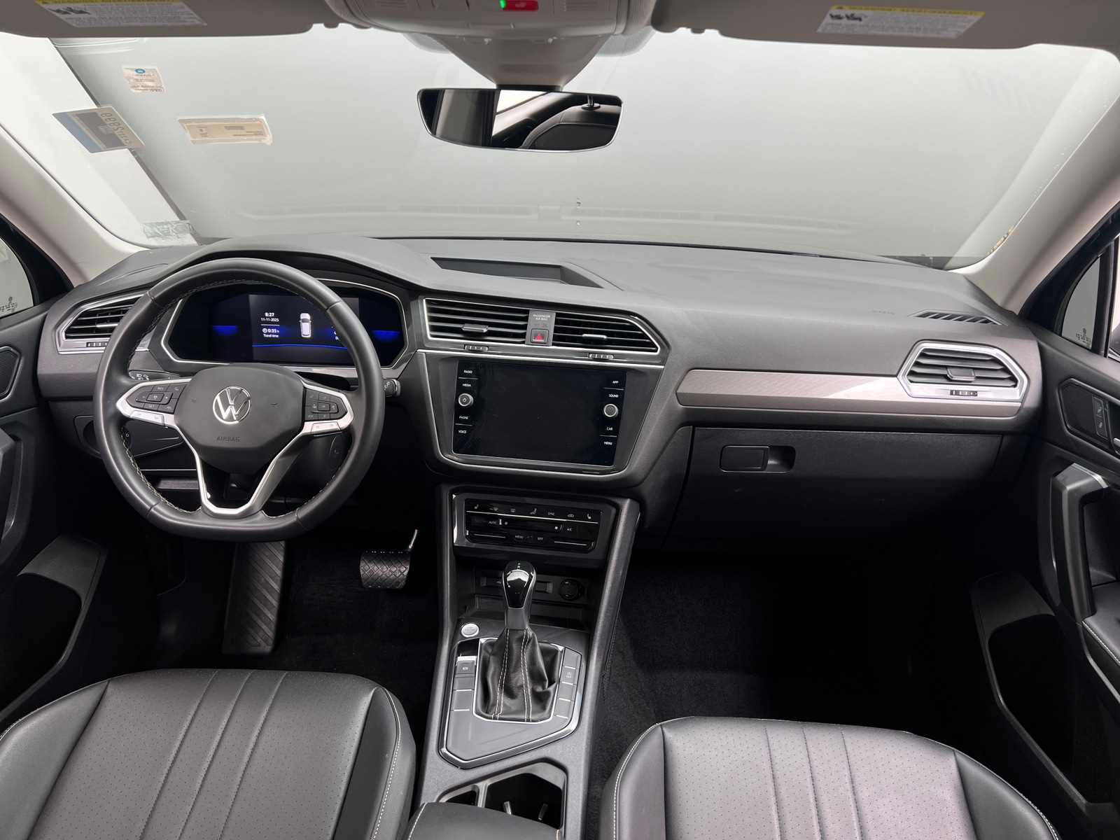 Thumbnail: 2023 Volkswagen Tiguan - 2