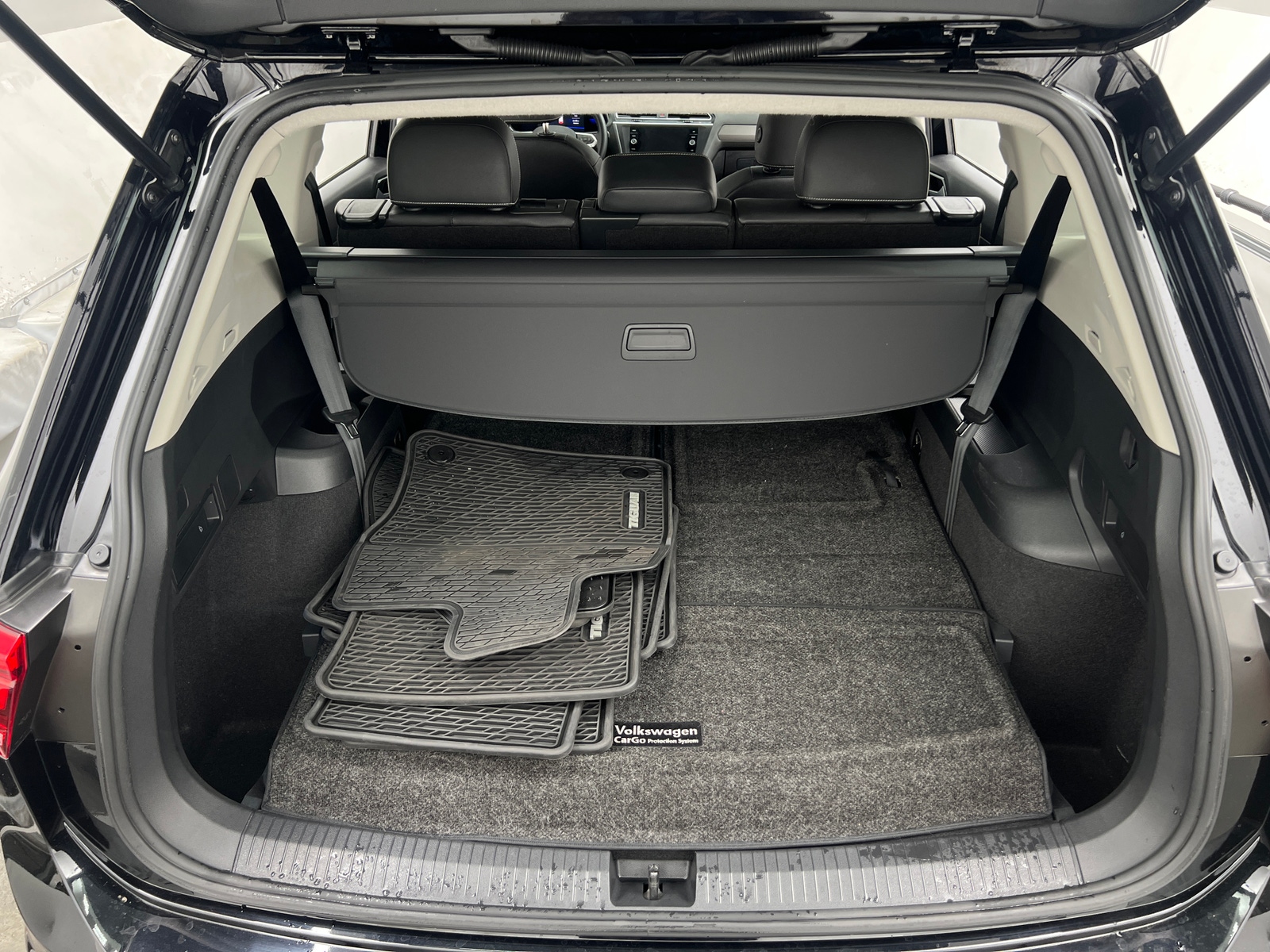 Thumbnail: 2023 Volkswagen Tiguan - 6