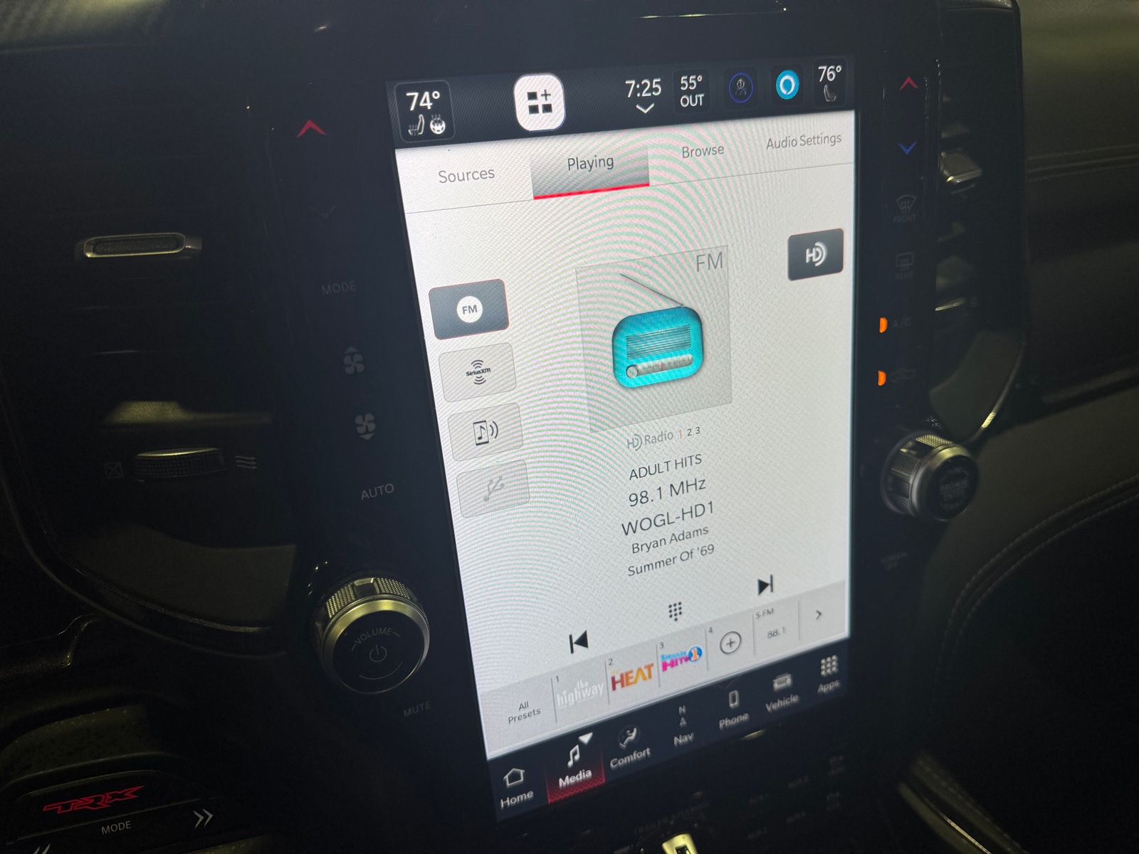 Thumbnail: 2022 RAM 1500 - 3