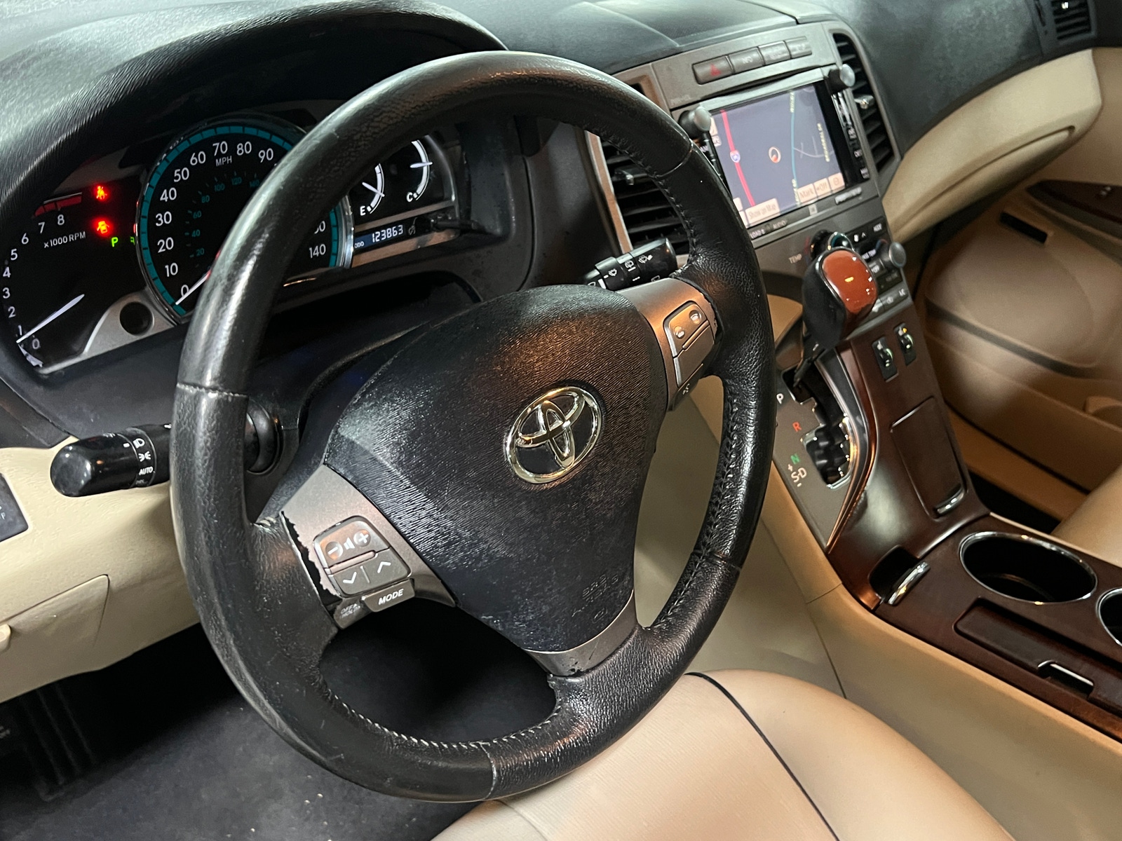 Thumbnail: 2010 Toyota Venza - 4