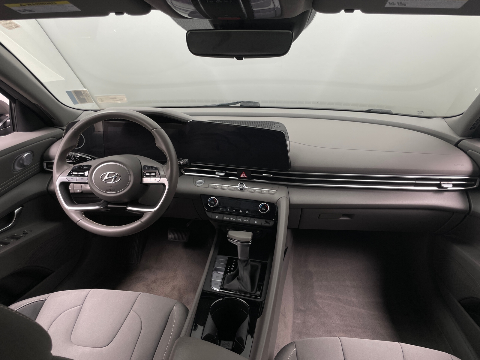 Thumbnail: 2023 Hyundai Elantra - 3