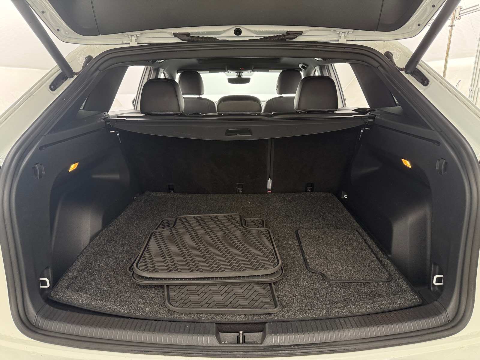 Thumbnail: 2021 Volkswagen Atlas - 6