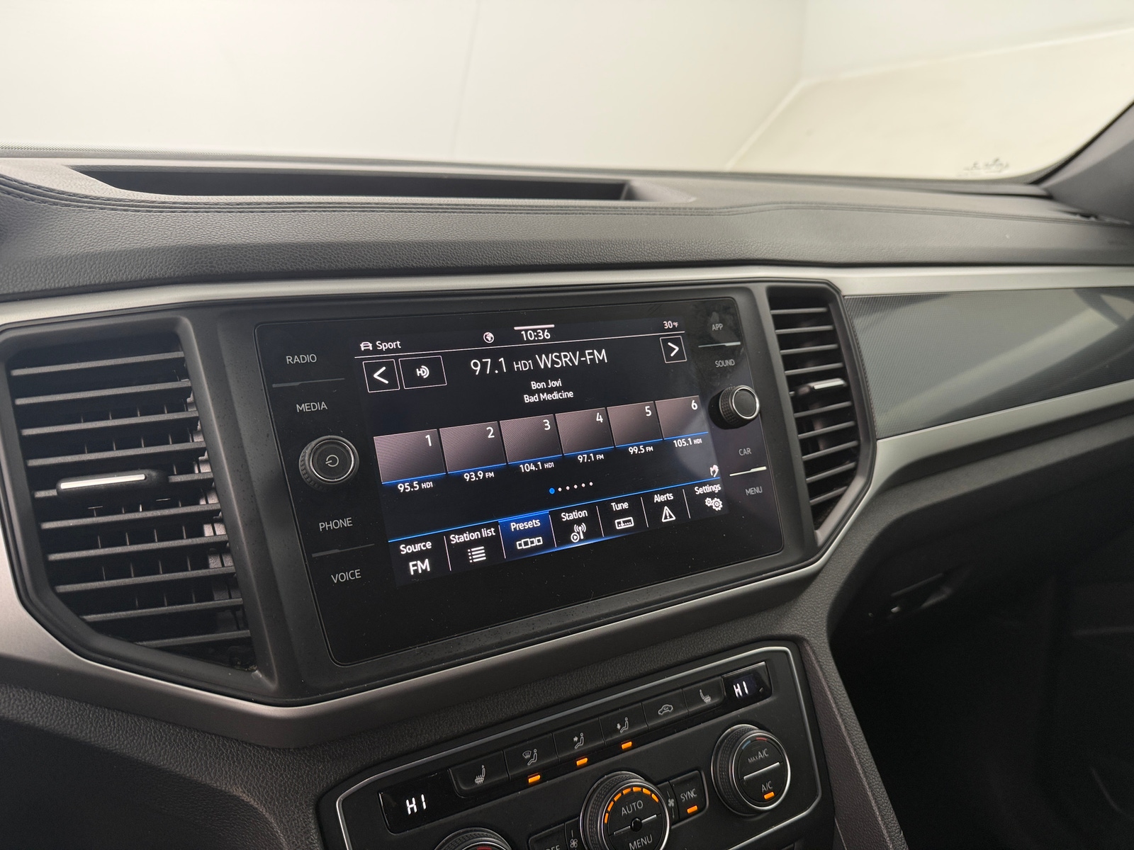 Thumbnail: 2021 Volkswagen Atlas - 3