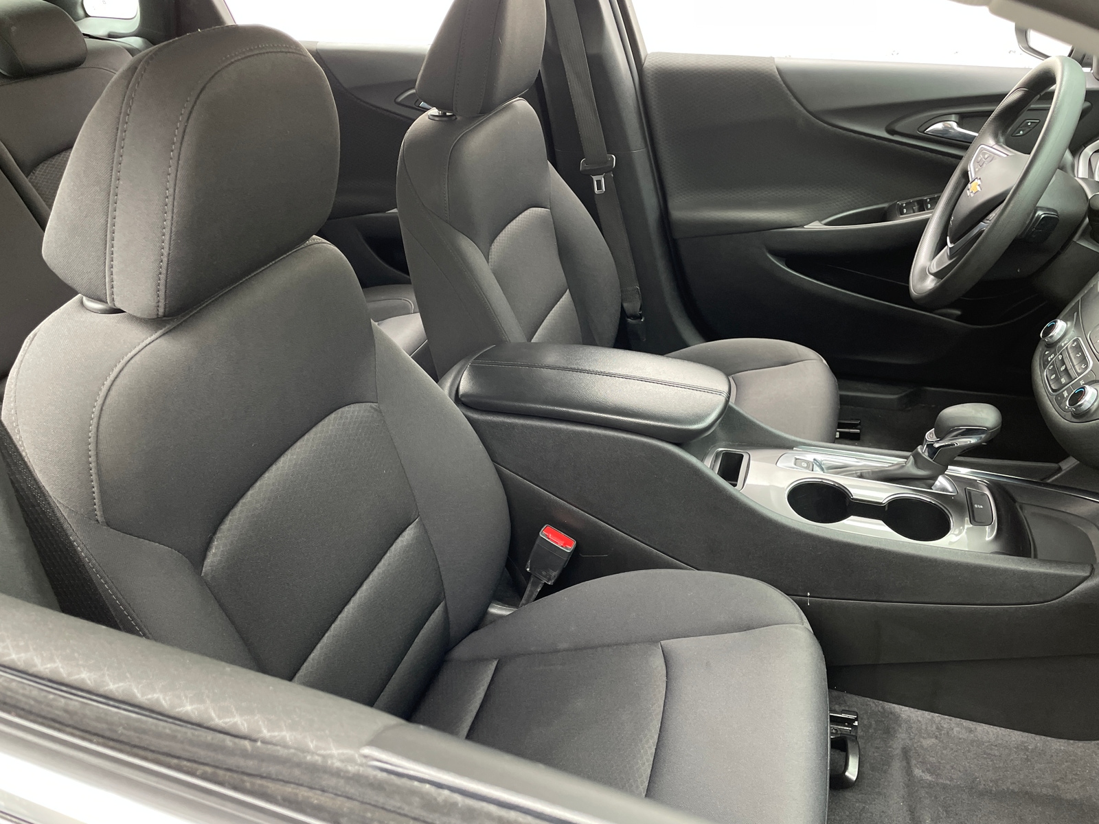 Thumbnail: 2022 Chevrolet Malibu - 2