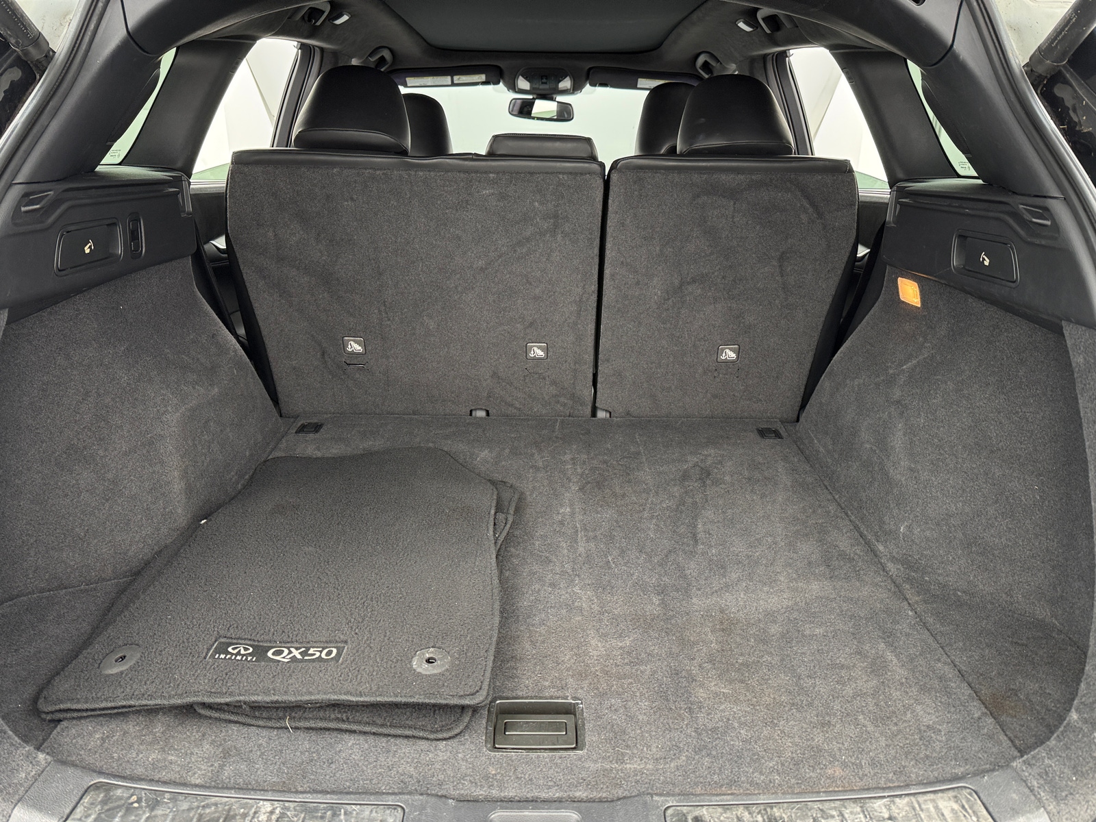 Thumbnail: 2019 INFINITI QX50 - 6