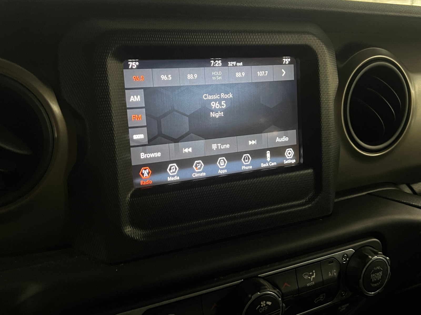 Thumbnail: 2018 Jeep Wrangler - 4