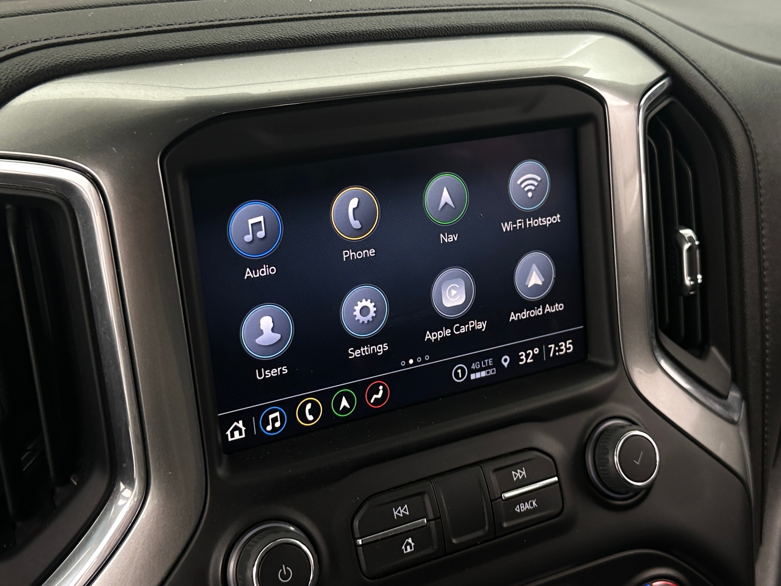 Thumbnail: 2022 Chevrolet Silverado 2500 - 3