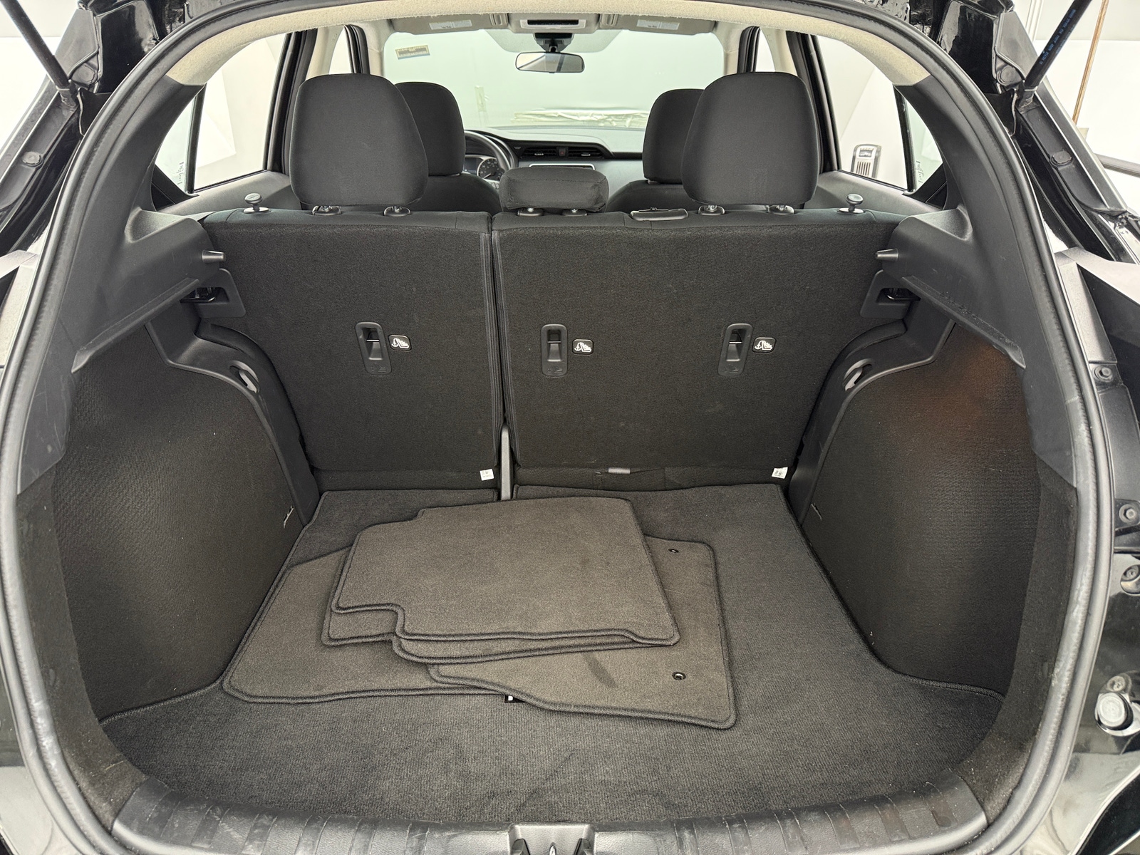 Thumbnail: 2024 Nissan Kicks - 7