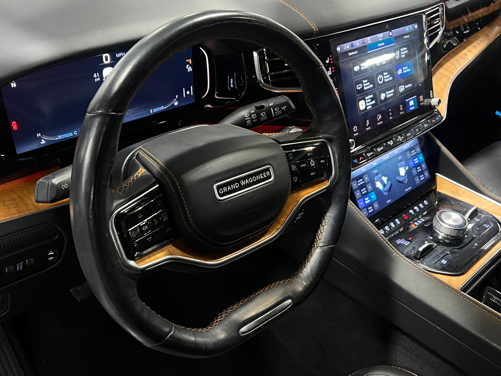 Thumbnail: 2022 Jeep Grand Wagoneer - 4