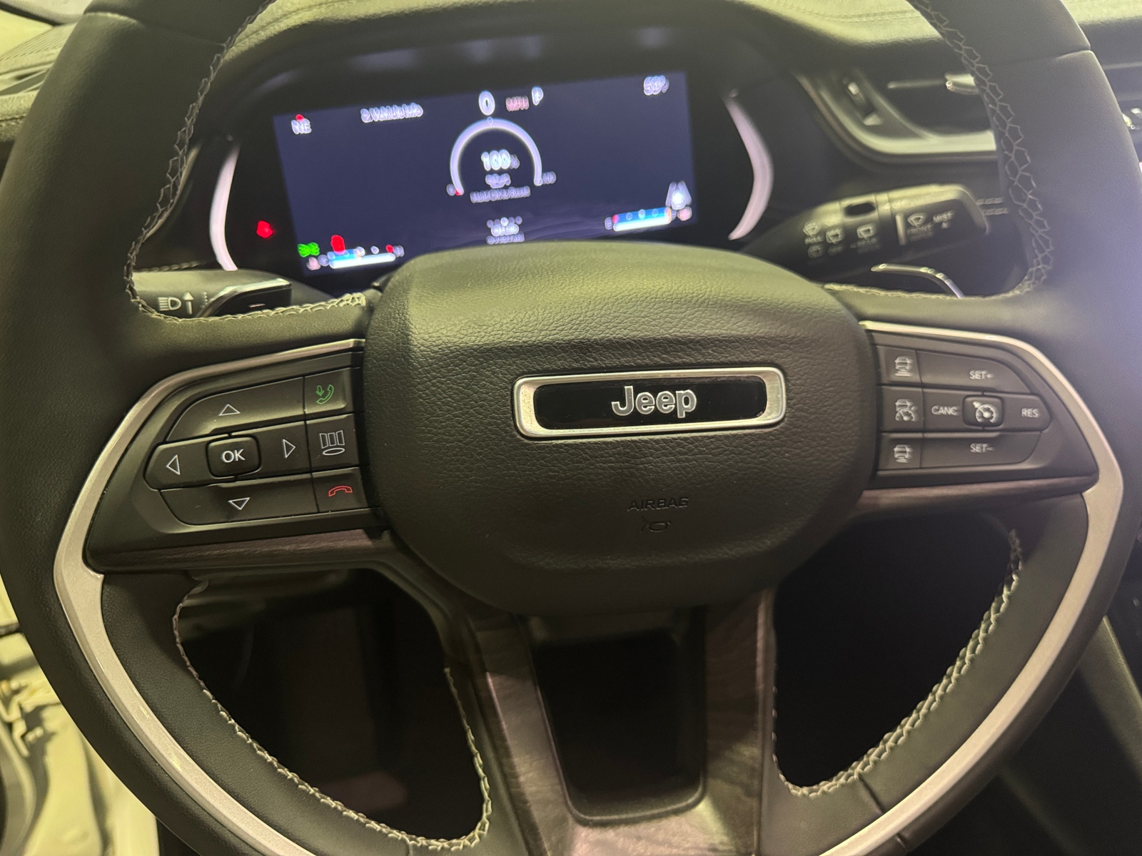 Thumbnail: 2023 Jeep Grand Cherokee L - 4