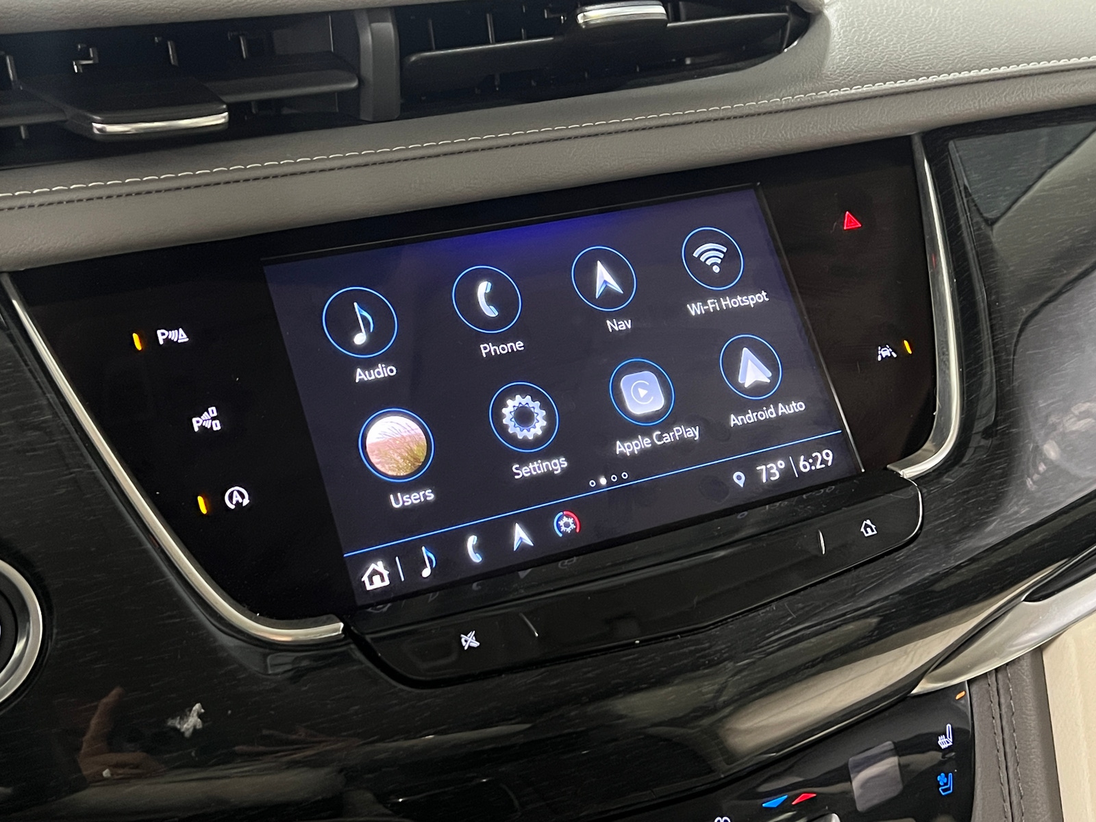 Thumbnail: 2023 Cadillac XT6 - 3