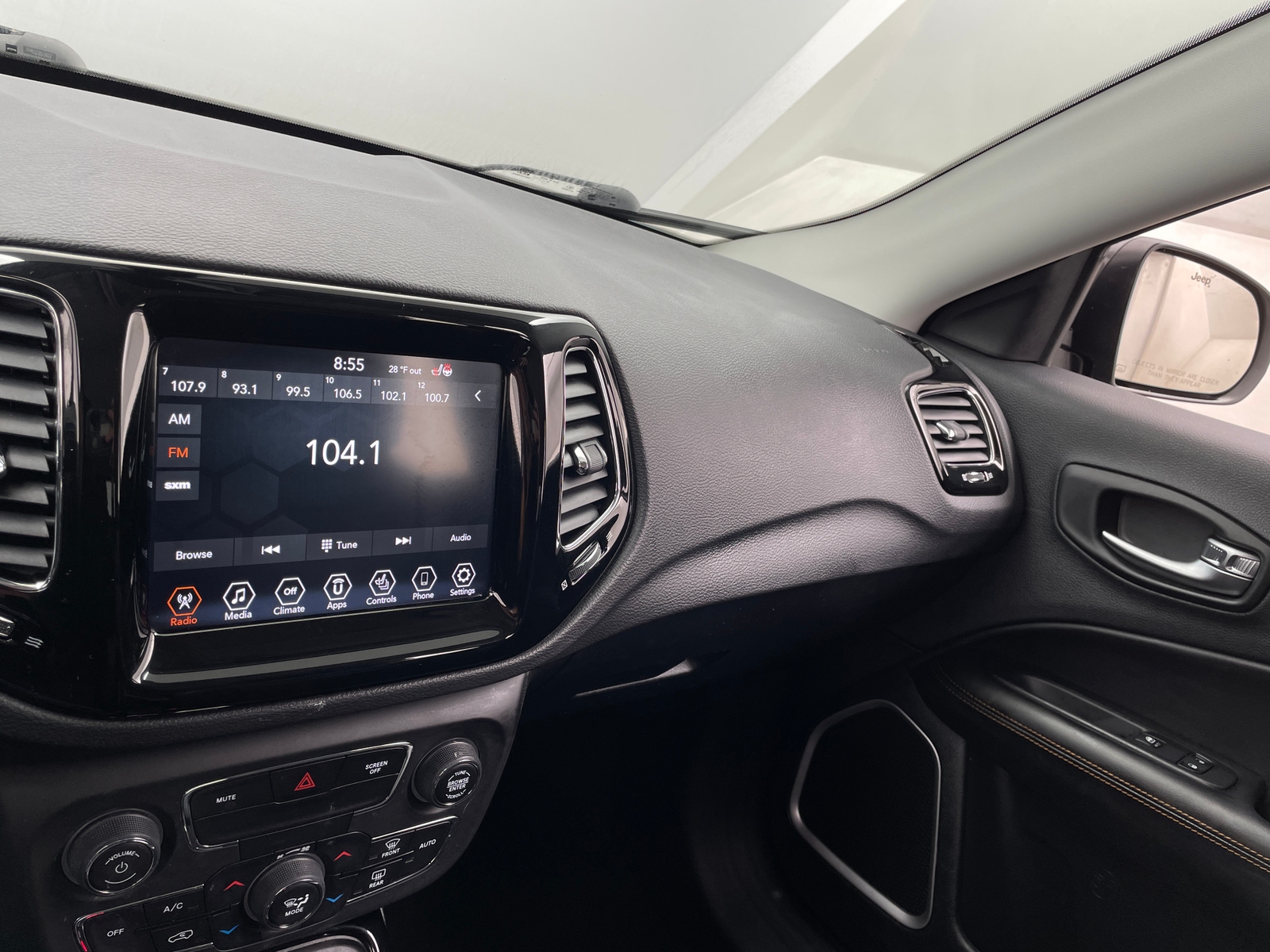 Thumbnail: 2019 Jeep Compass - 3