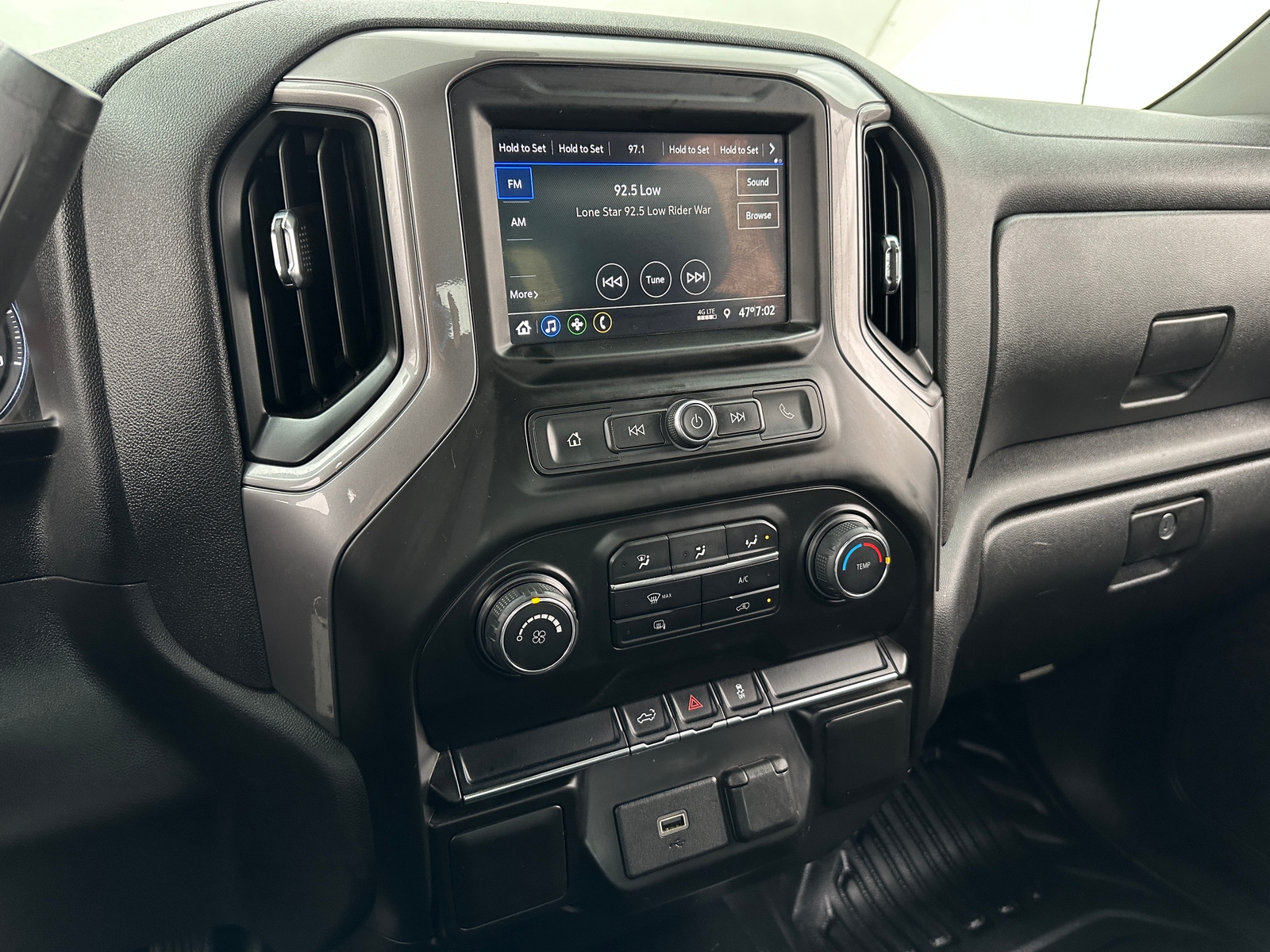 Thumbnail: 2020 Chevrolet Silverado 1500 - 4