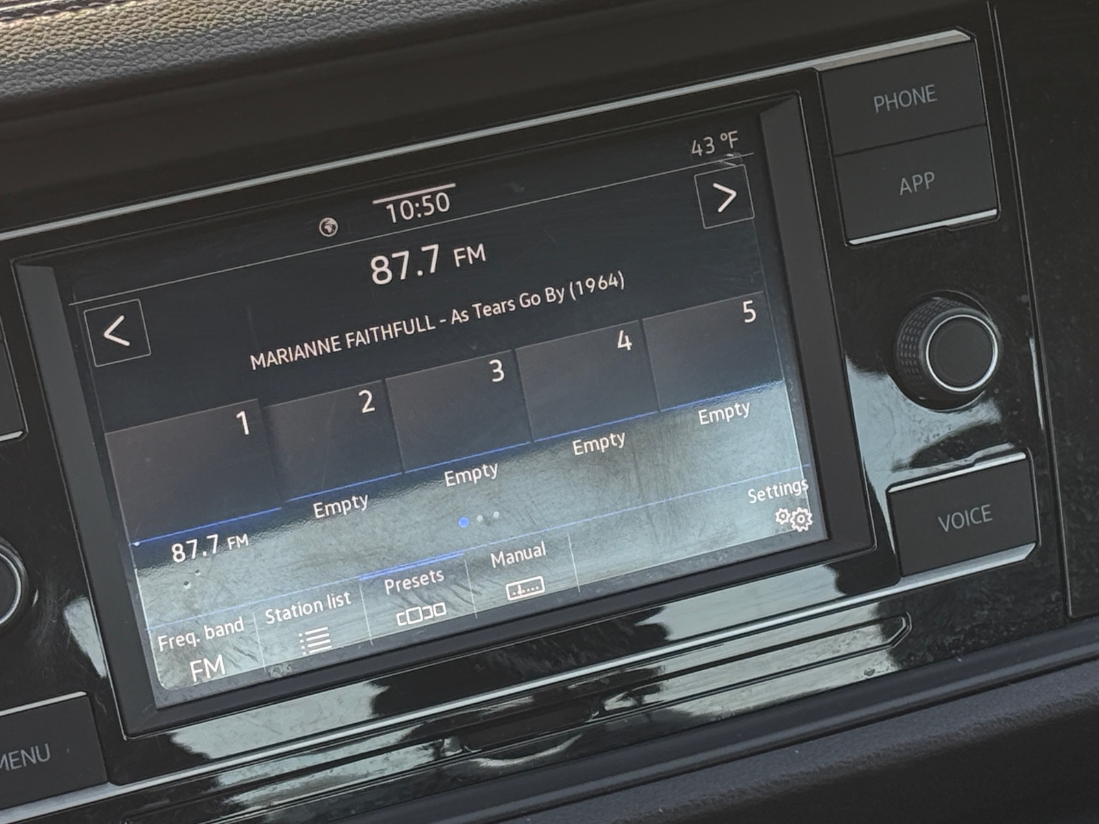 Thumbnail: 2022 Volkswagen Jetta - 4