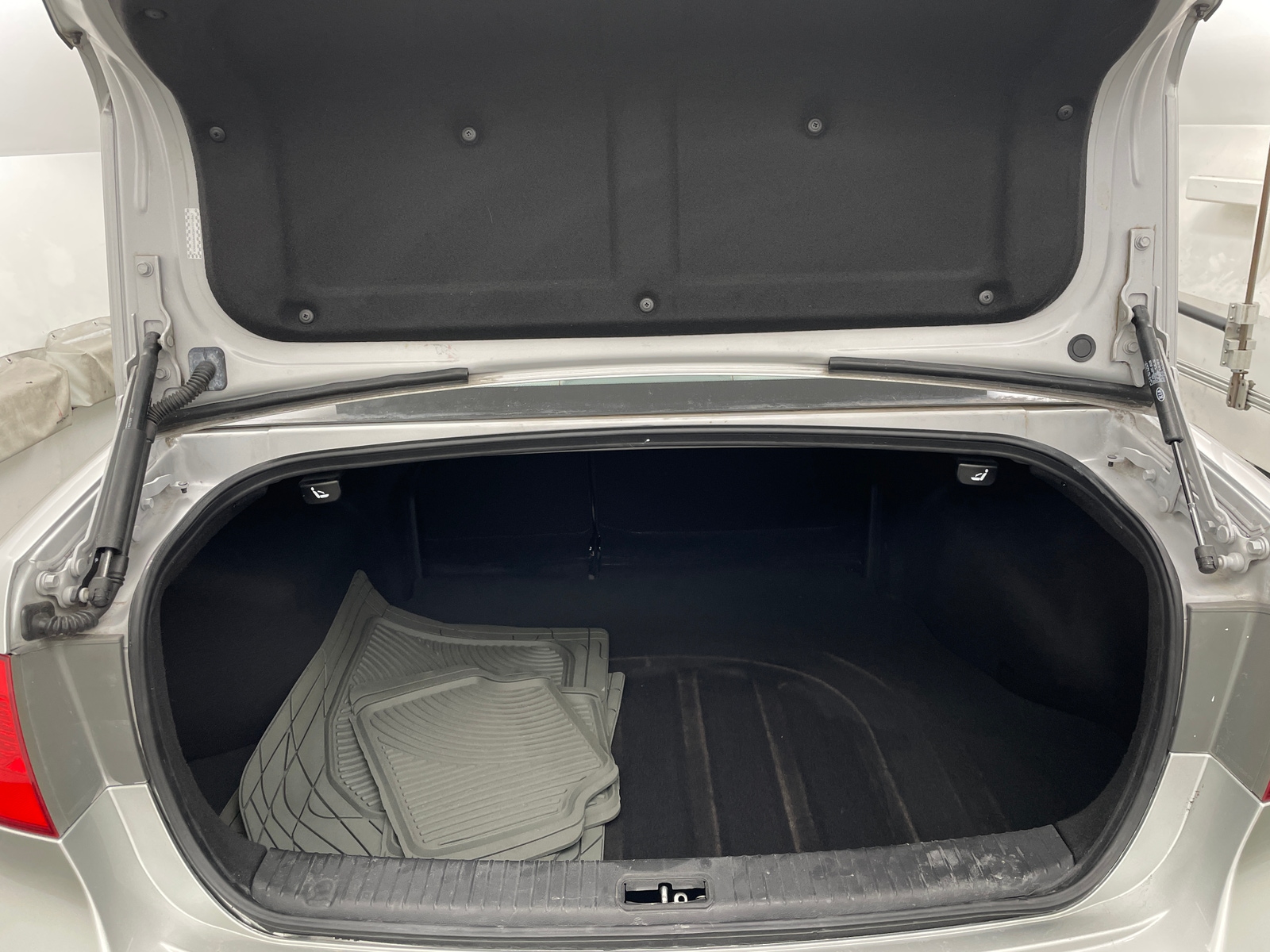 Thumbnail: 2010 Kia Optima - 7