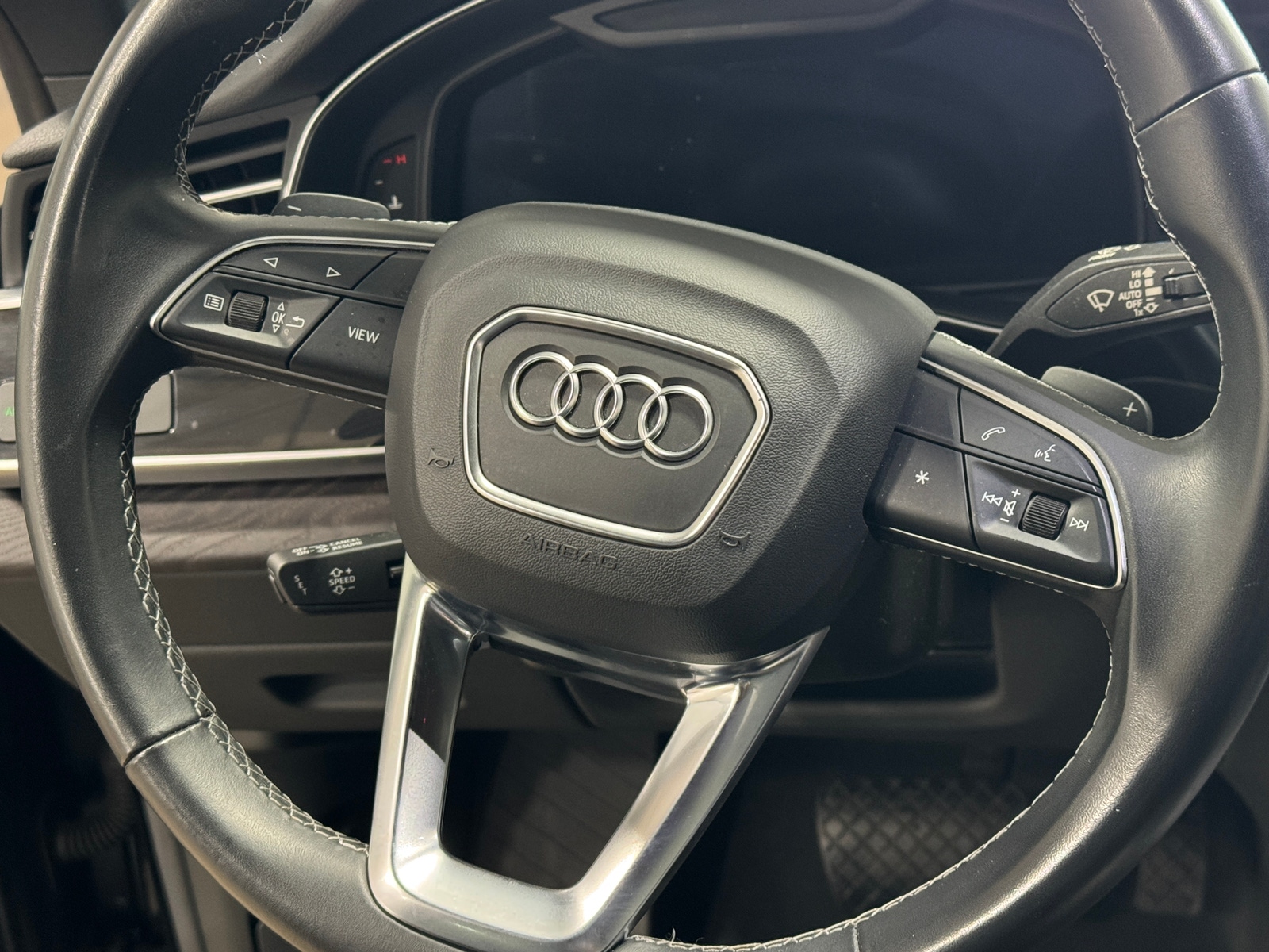 Thumbnail: 2021 Audi Q8 - 4