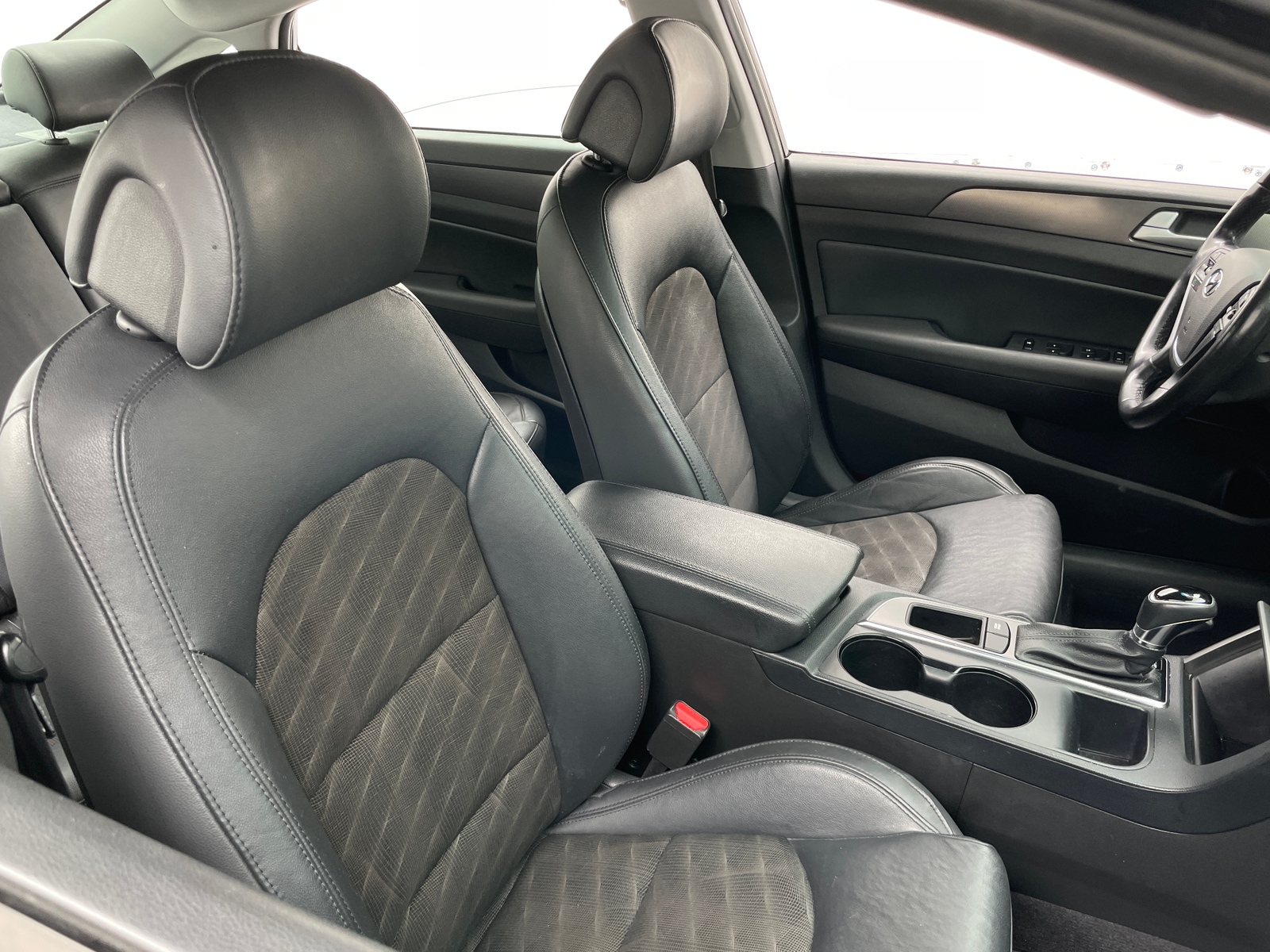 Thumbnail: 2017 Hyundai Sonata - 2