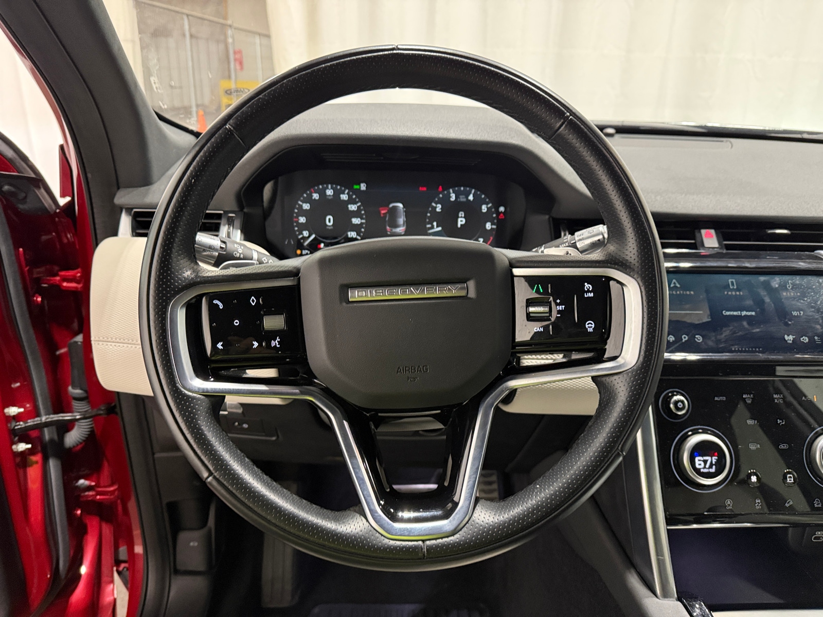 Thumbnail: 2021 Land Rover Discovery Sport - 4