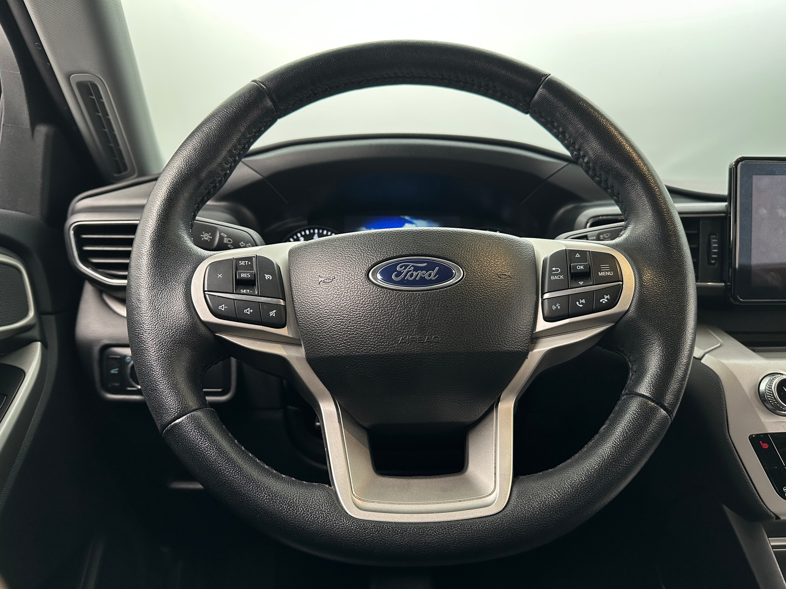 Thumbnail: 2023 Ford Explorer - 5