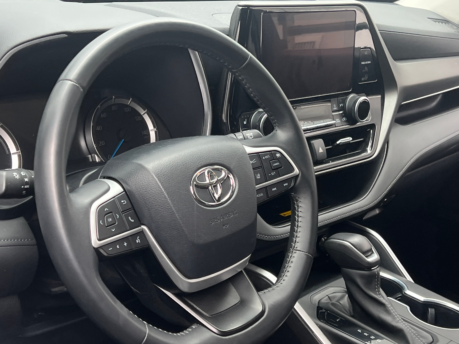 Thumbnail: 2024 Toyota Highlander - 4