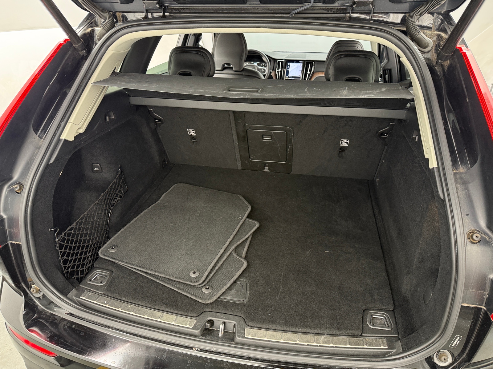 Thumbnail: 2021 Volvo XC60 - 6