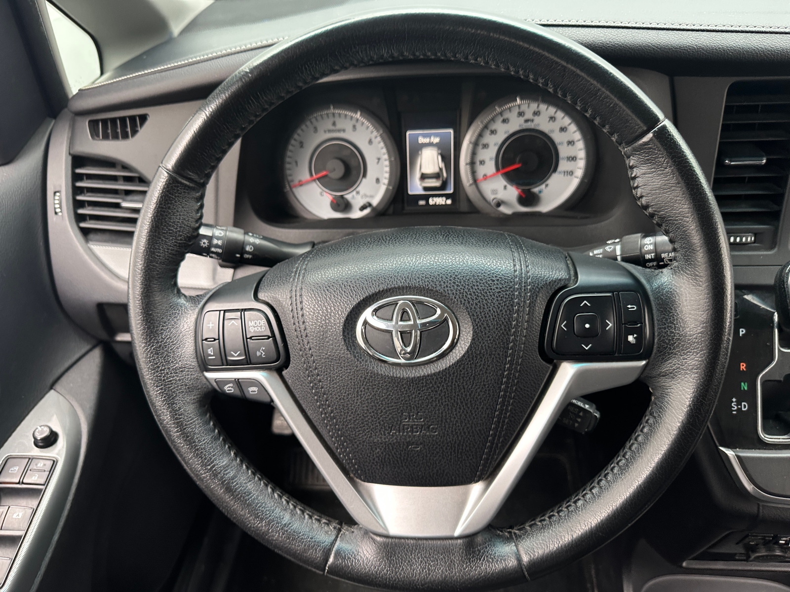 Thumbnail: 2015 Toyota Sienna - 4