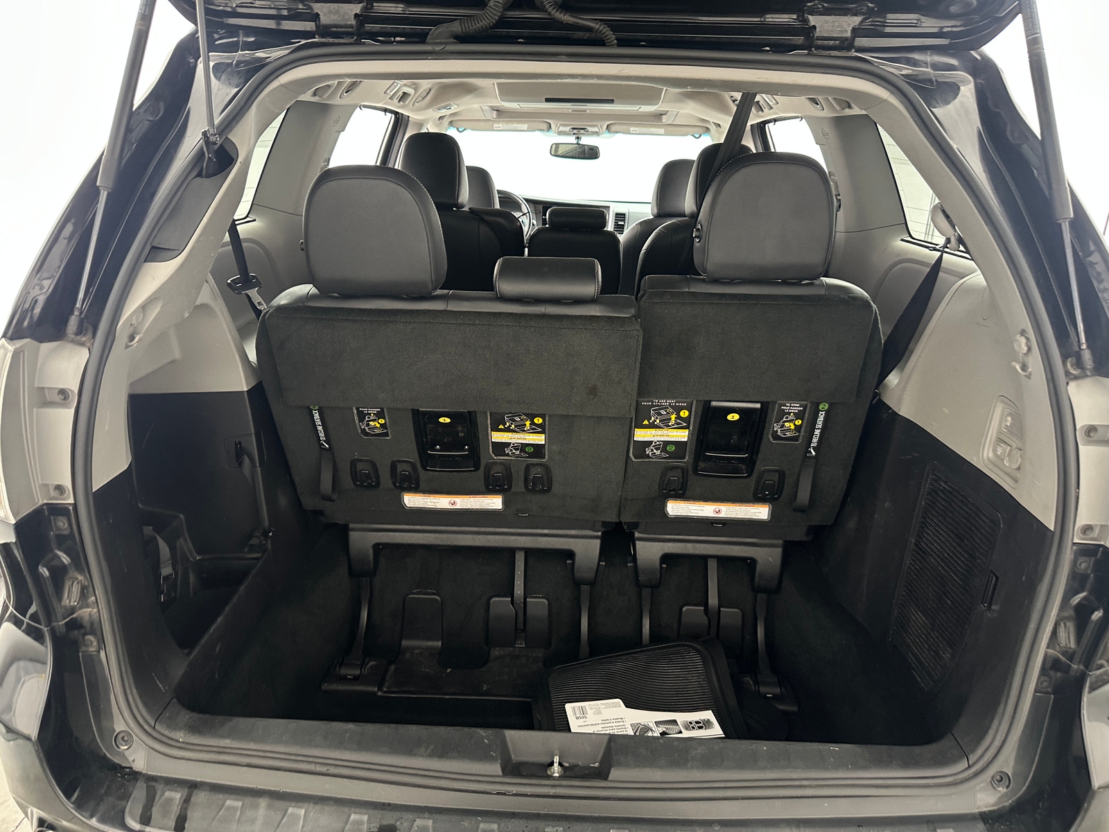 Thumbnail: 2015 Toyota Sienna - 6