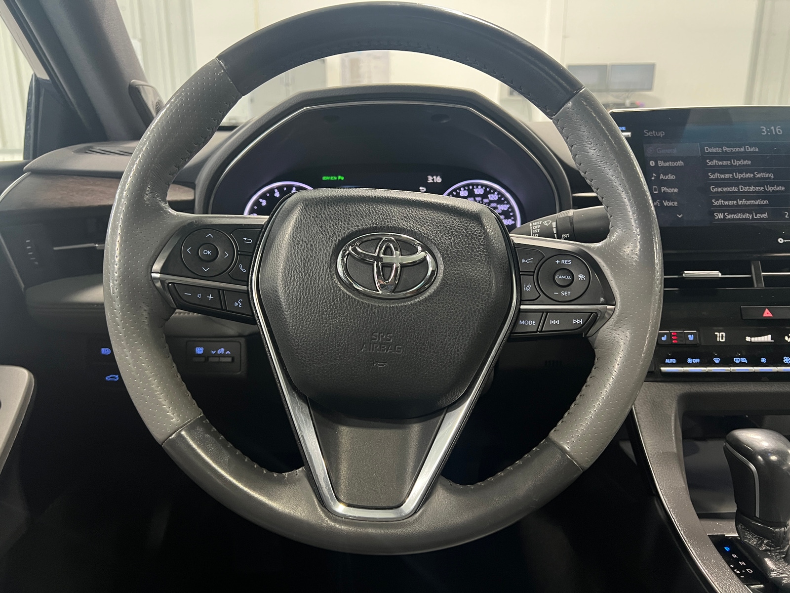 Thumbnail: 2021 Toyota Avalon - 5