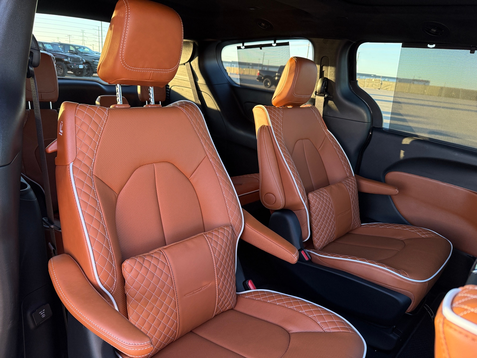 Thumbnail: 2026 Chrysler Pacifica - 5