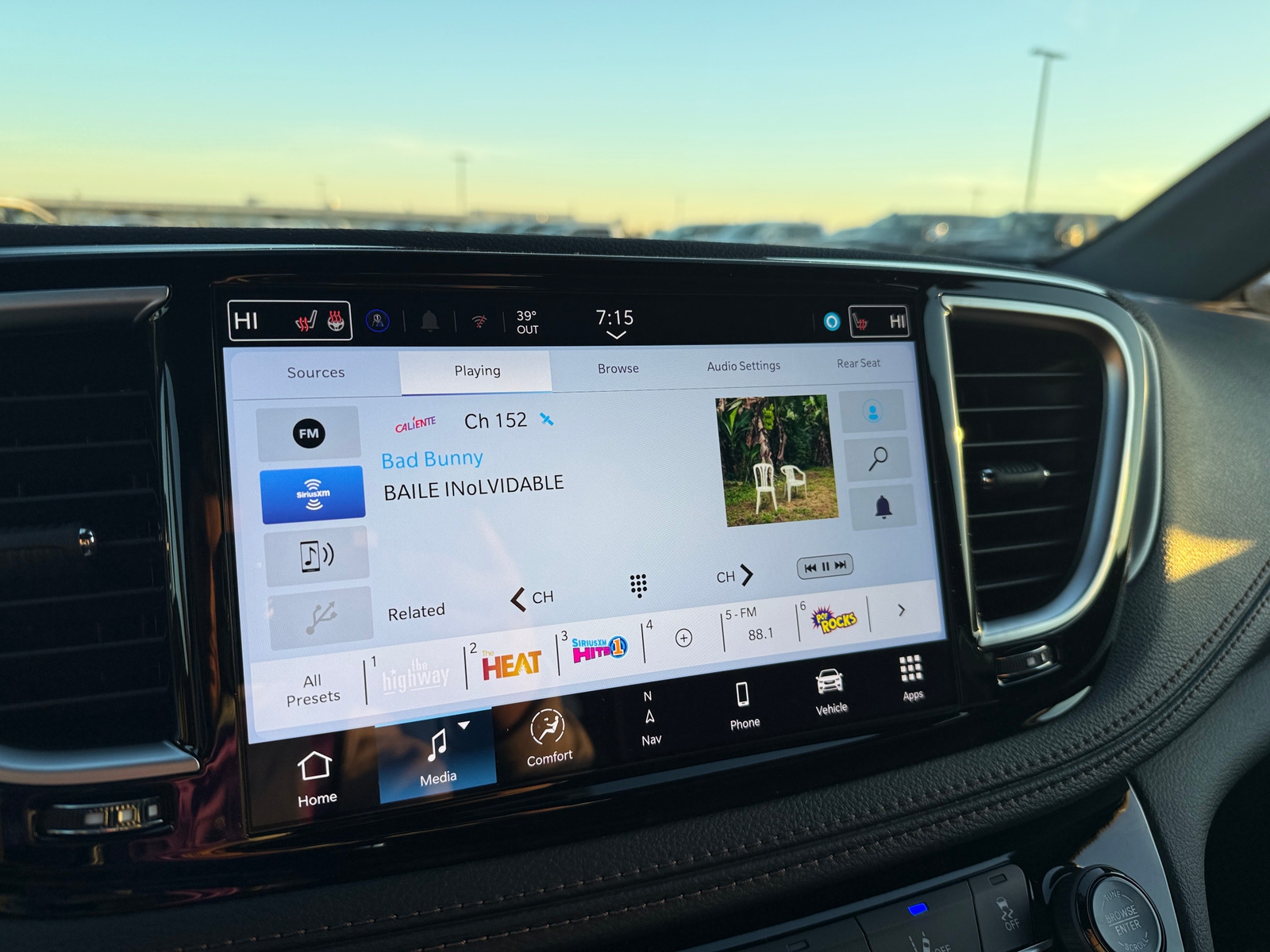 Thumbnail: 2026 Chrysler Pacifica - 3