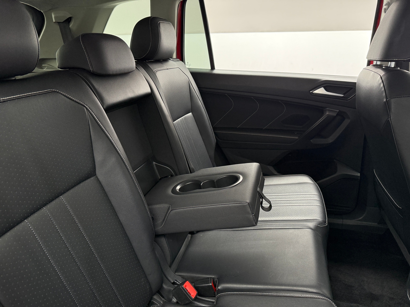 Thumbnail: 2022 Volkswagen Tiguan - 5