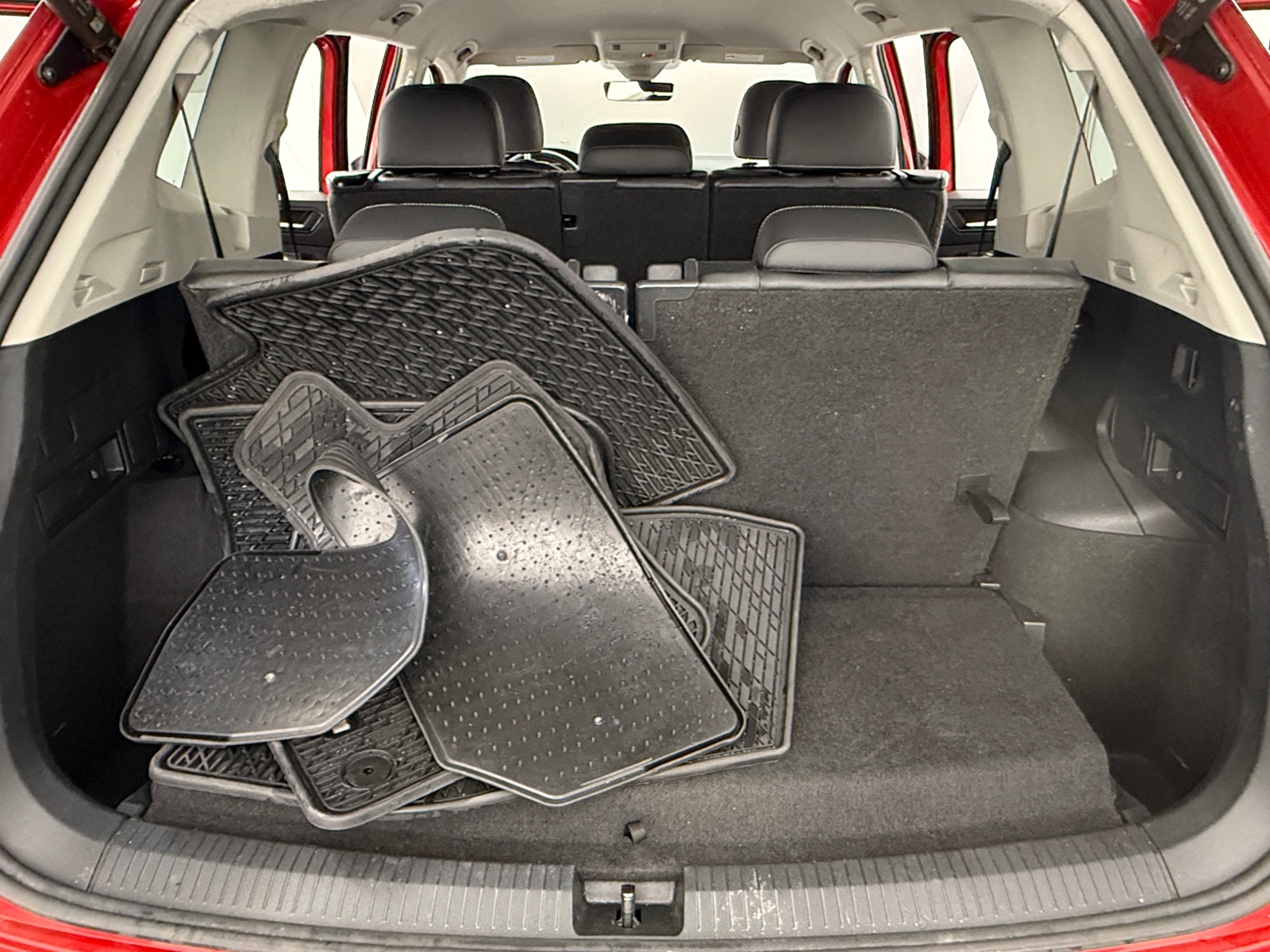 Thumbnail: 2022 Volkswagen Tiguan - 6