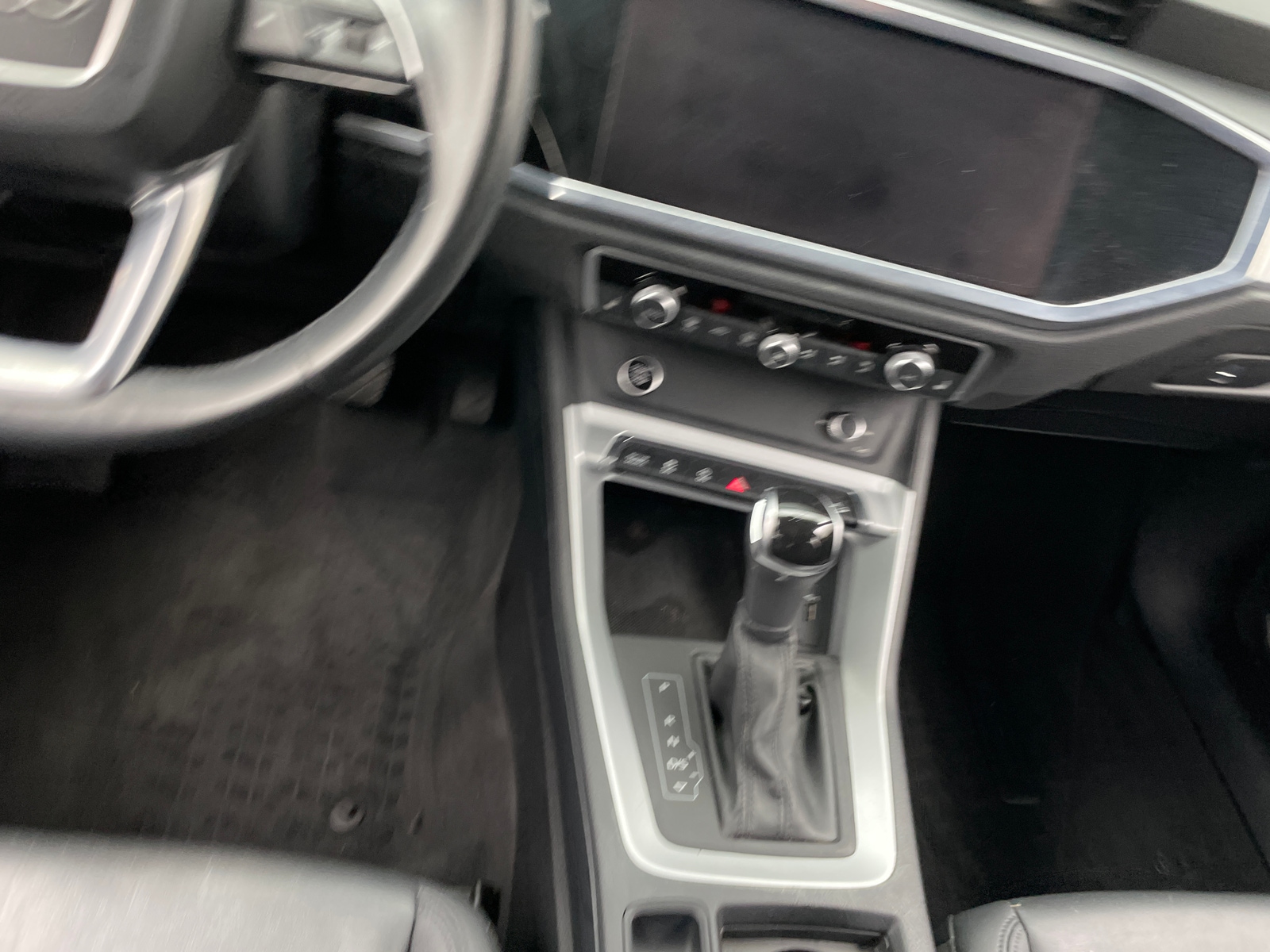 Thumbnail: 2021 Audi Q3 - 4