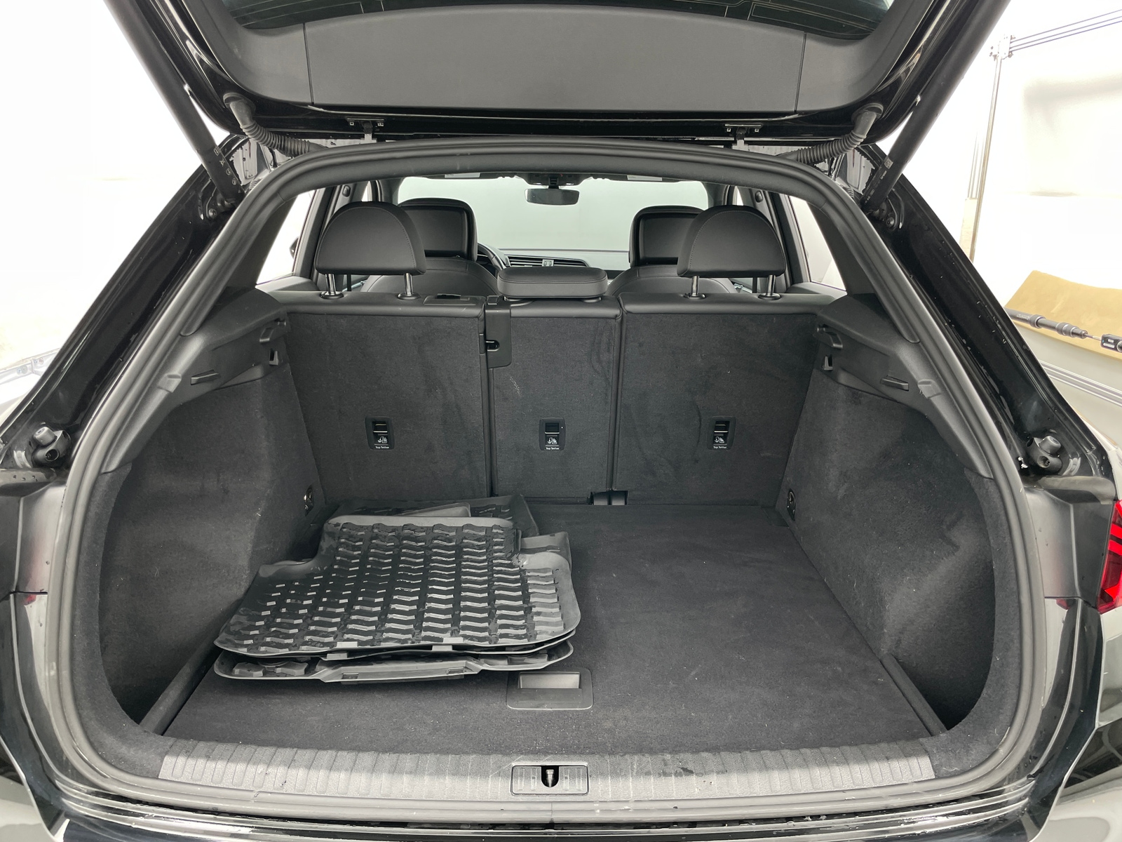 Thumbnail: 2021 Audi Q3 - 6