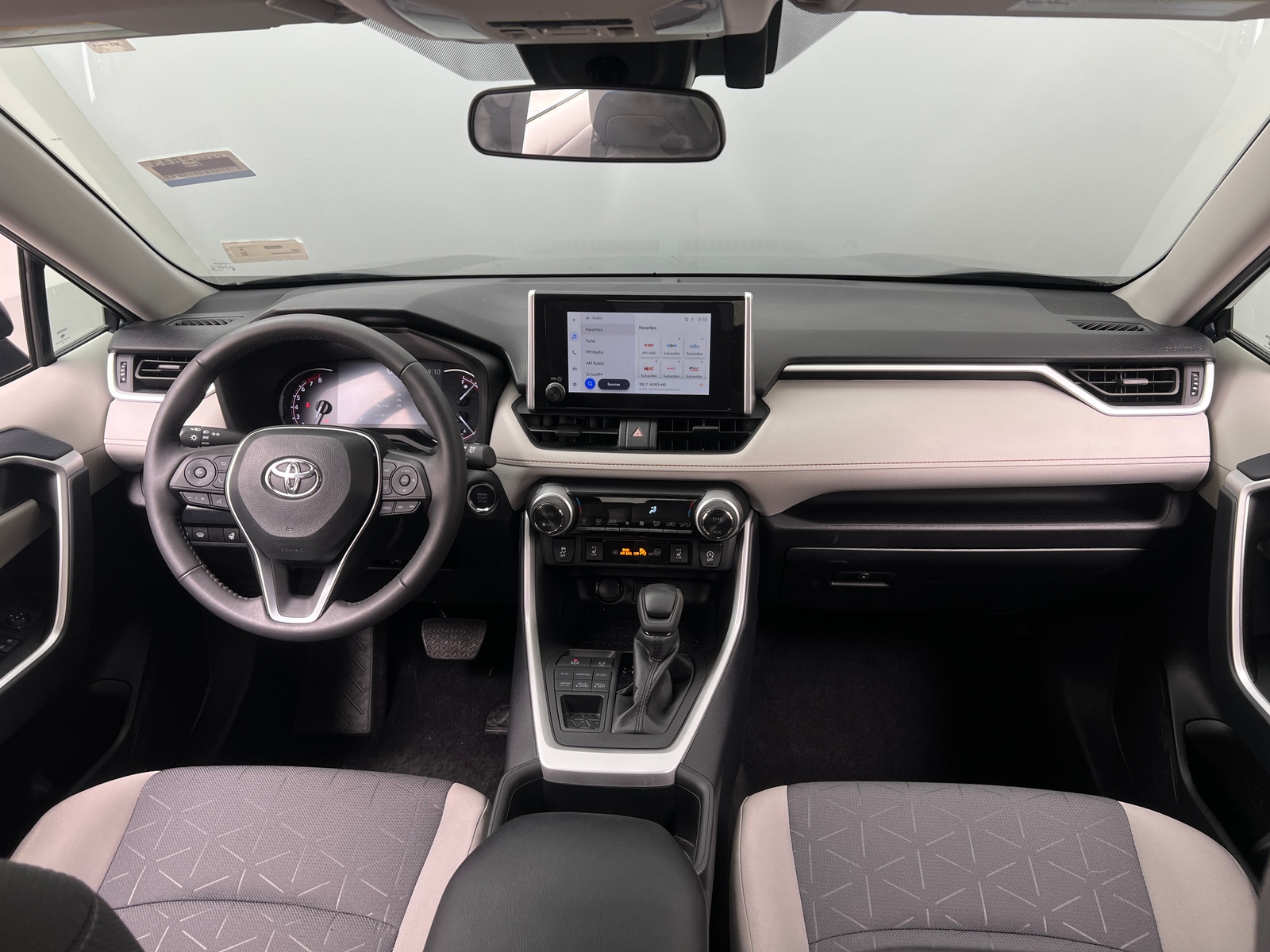 Thumbnail: 2024 Toyota RAV4 - 3