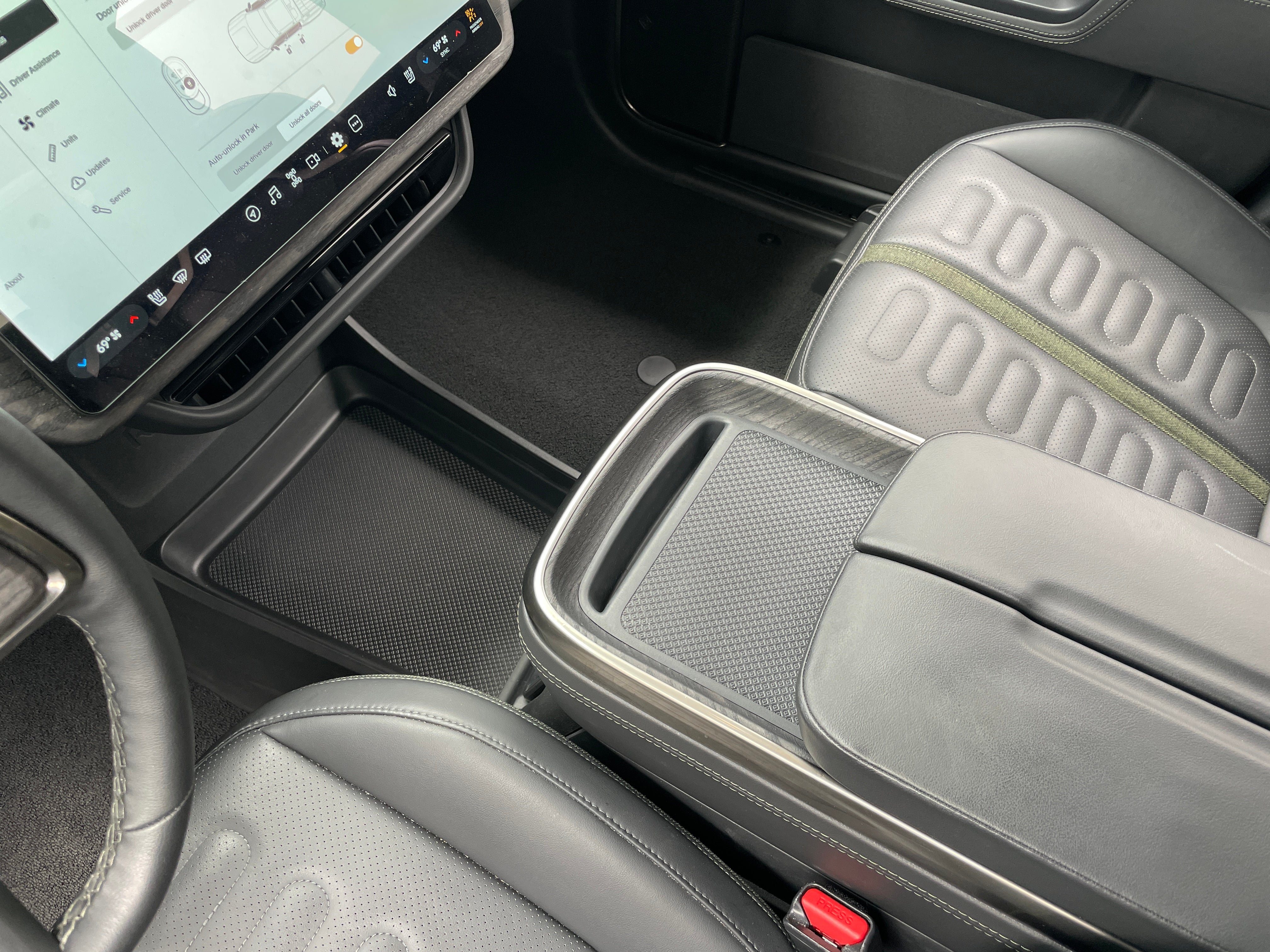 Used 2023 Rivian R1T Adventure with VIN 7FCTGBAA0PN027038 for sale in Oak Creek, WI