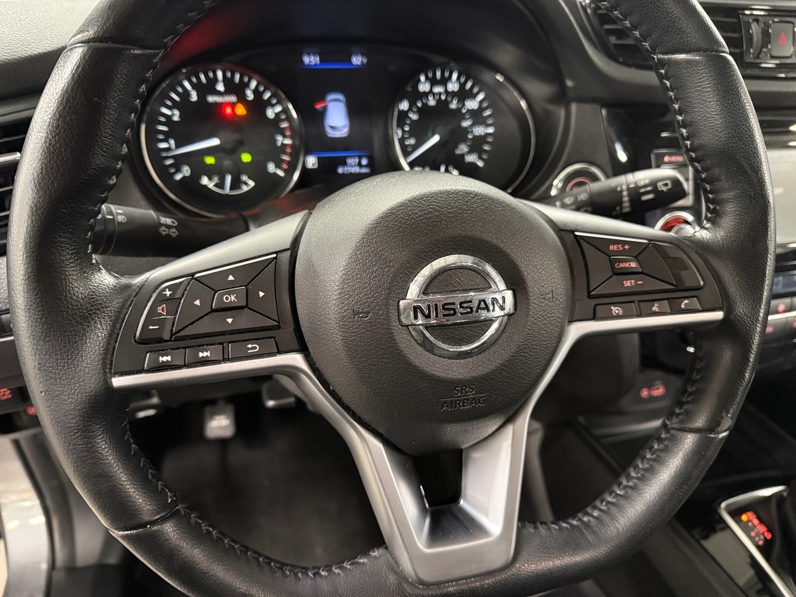 Thumbnail: 2021 Nissan Rogue Sport - 5