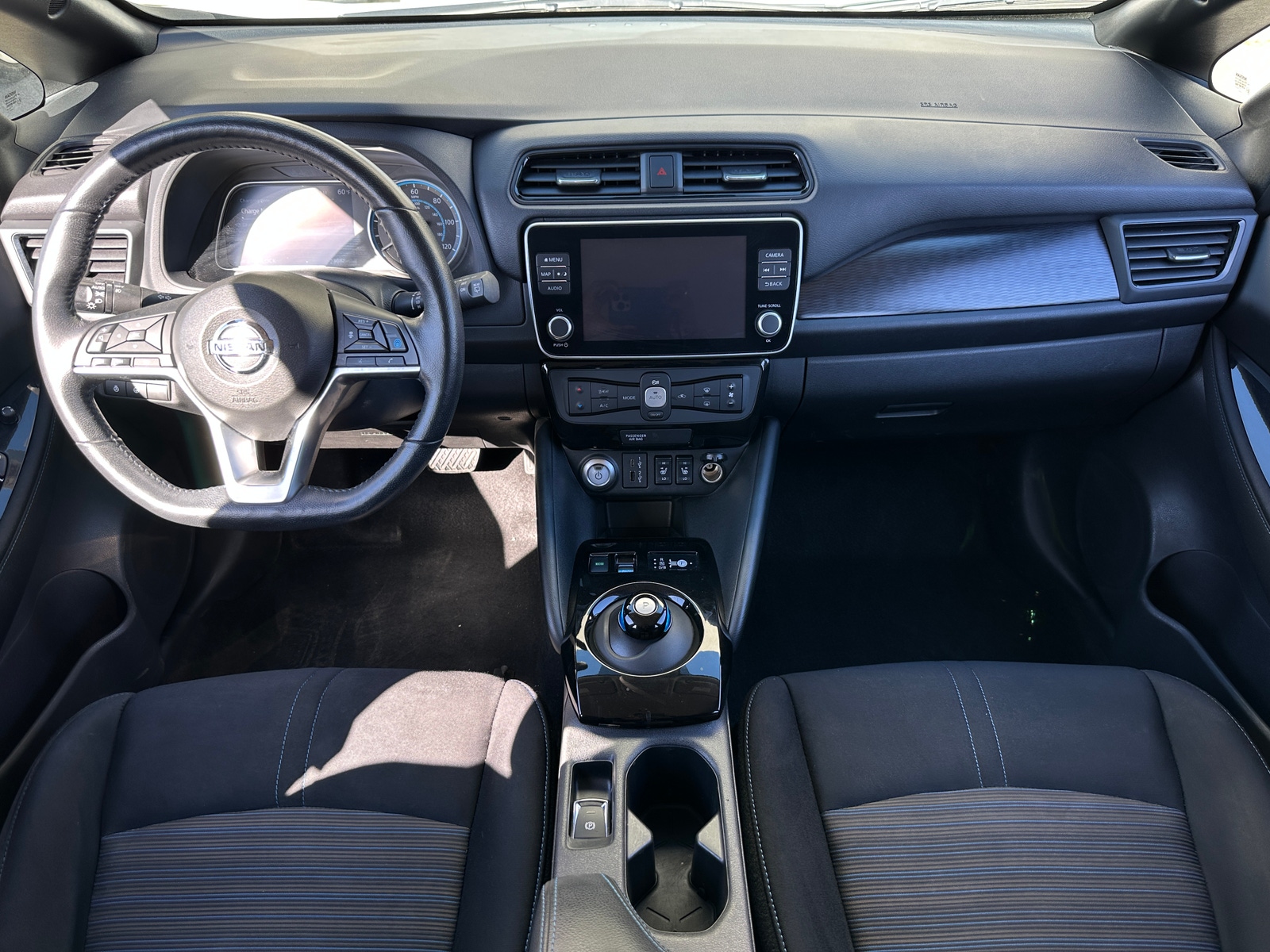 Thumbnail: 2022 Nissan Leaf - 3