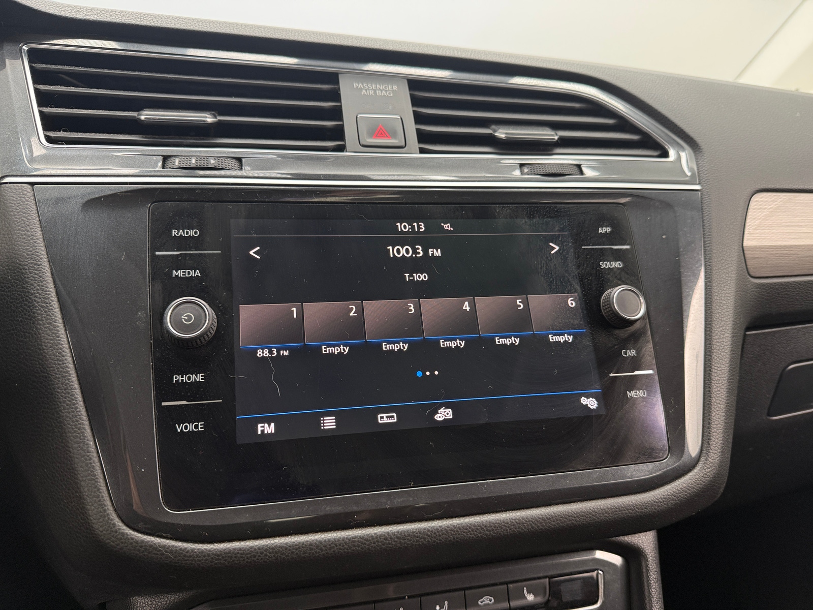 Thumbnail: 2018 Volkswagen Tiguan - 3