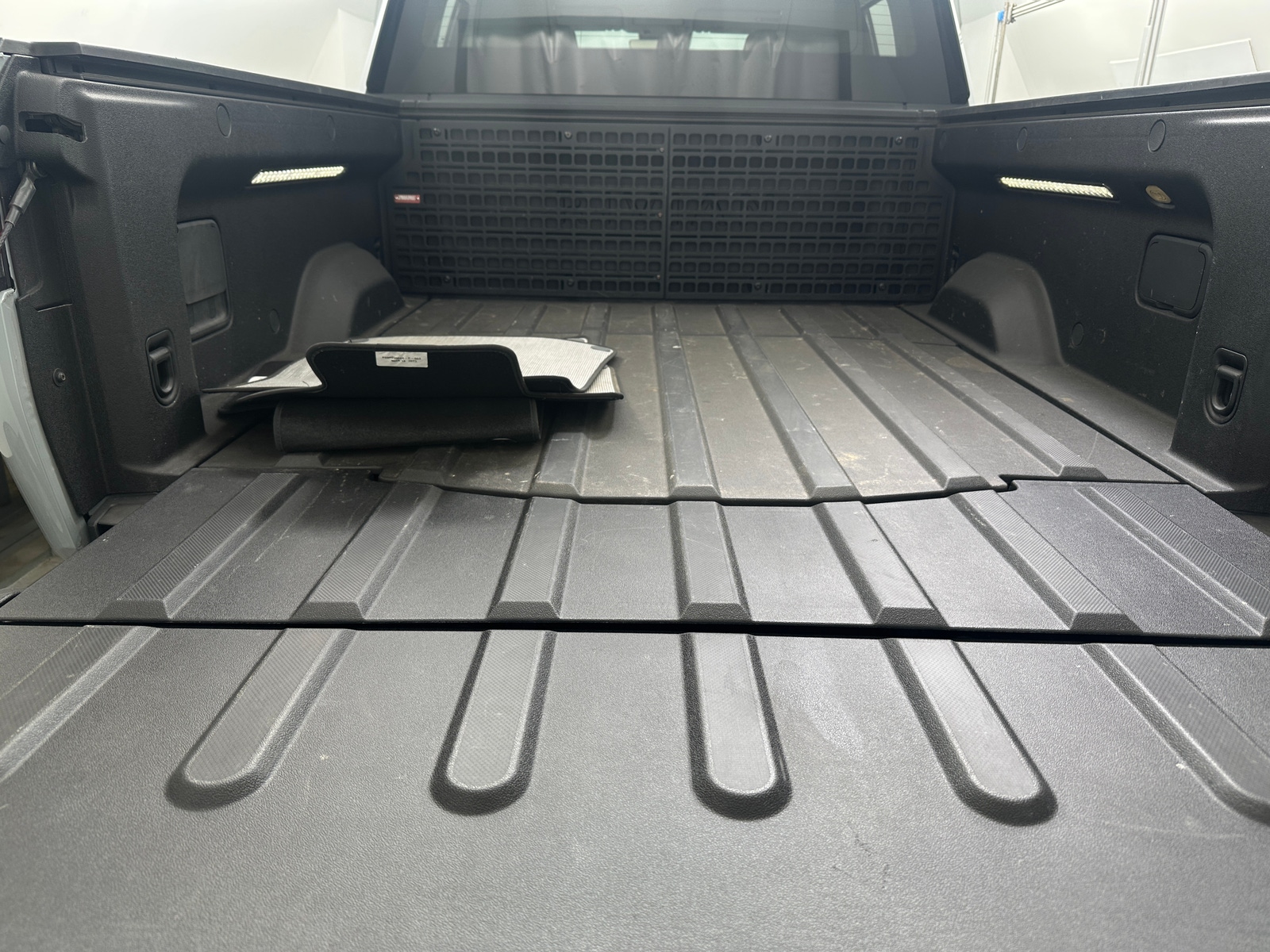 Thumbnail: 2023 Rivian R1T - 6