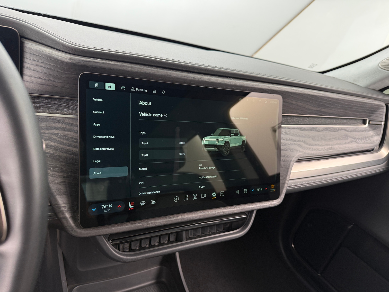 Thumbnail: 2023 Rivian R1T - 3