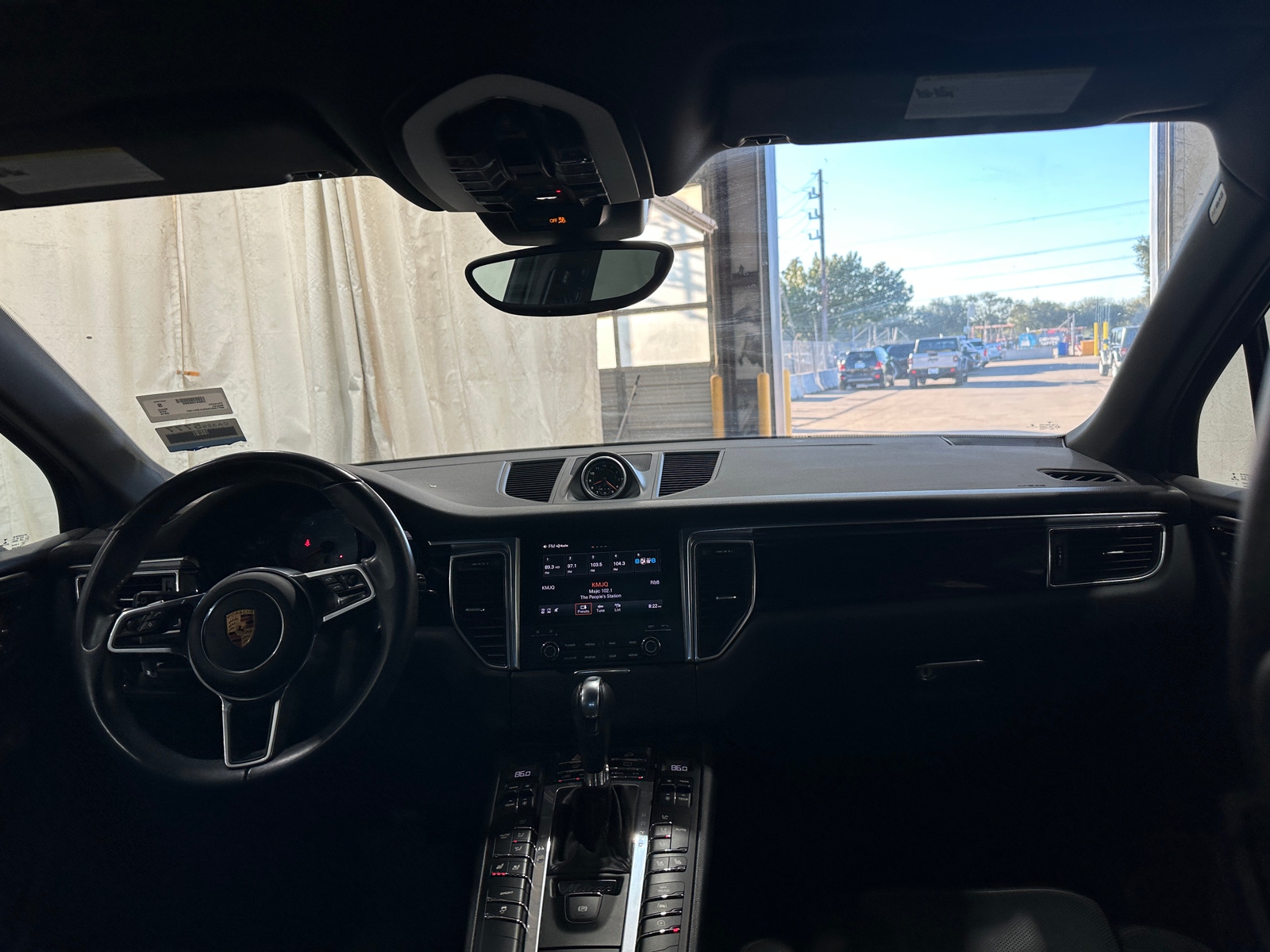 Thumbnail: 2018 Porsche Macan - 2