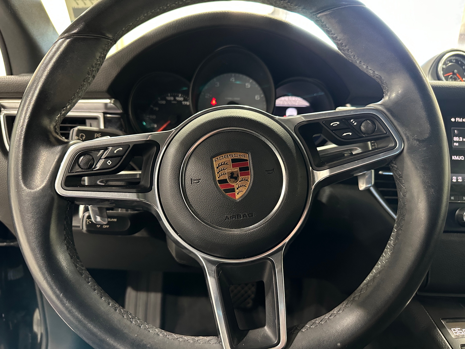 Thumbnail: 2018 Porsche Macan - 4